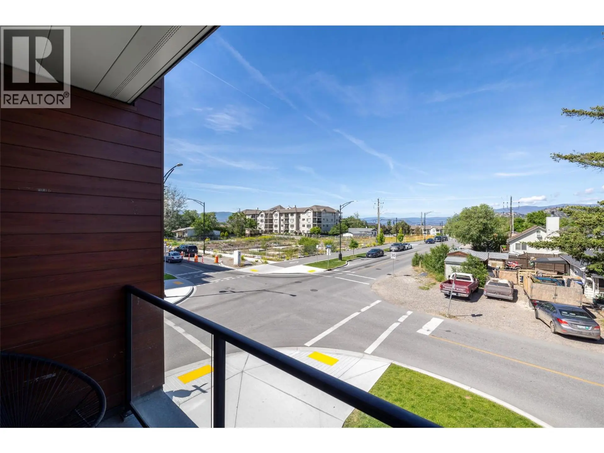 #201 345 dougall Road N - Image 12