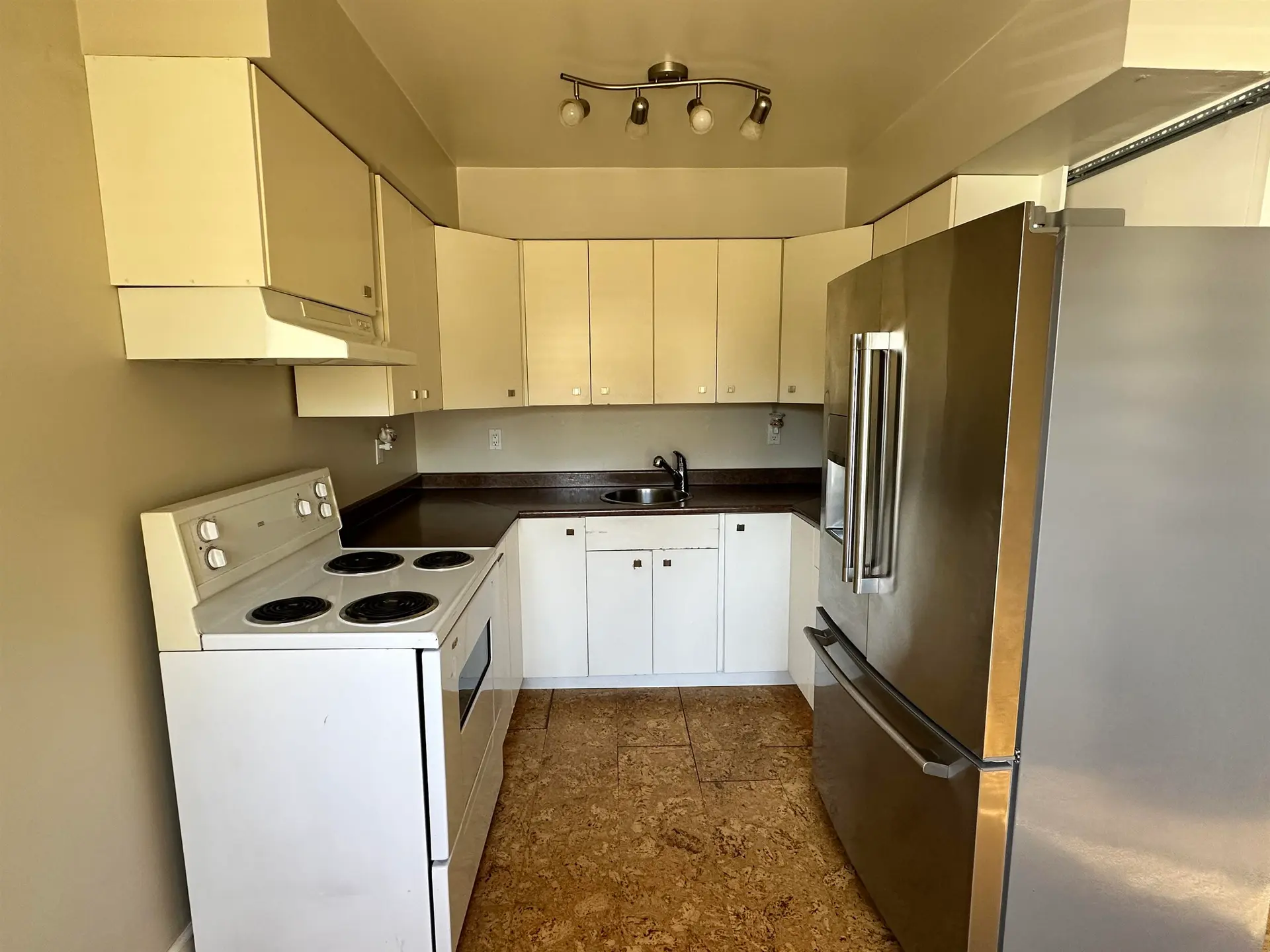 #3 308 Highland Way - Image 4