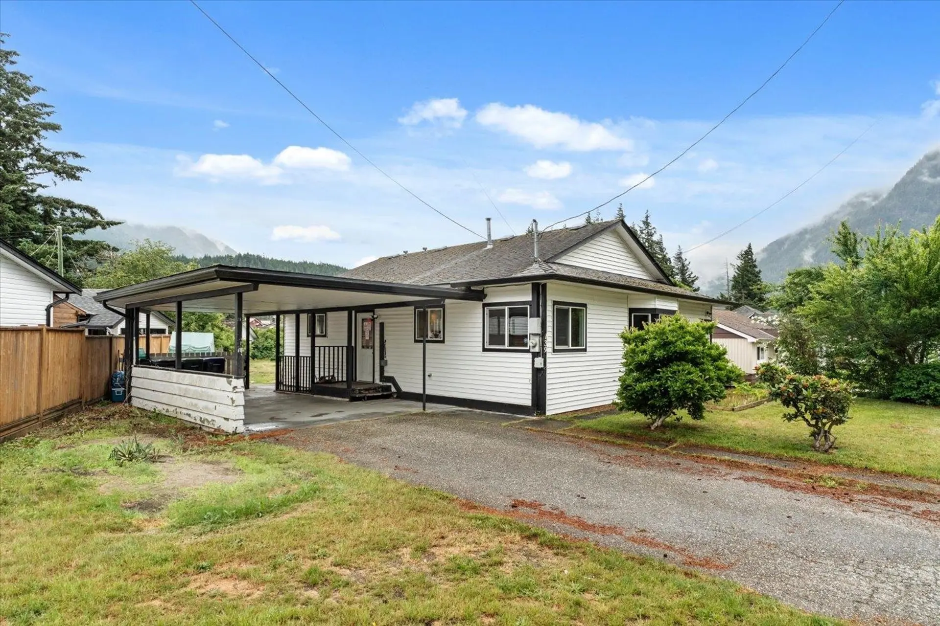 Property at 439 5th Avenue, Hope, BC