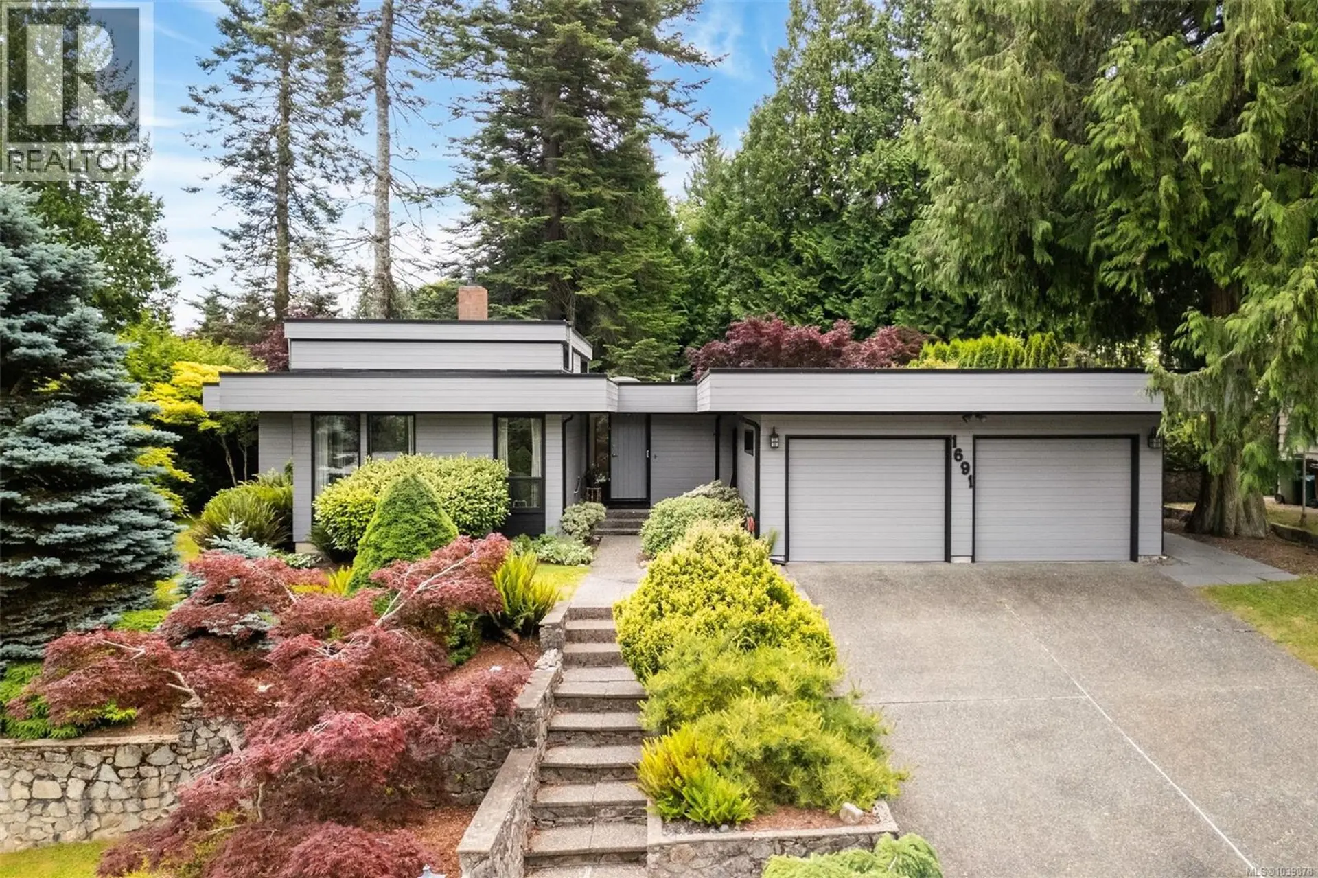 Property at 1691 Cresswell Dr, North Saanich, BC
