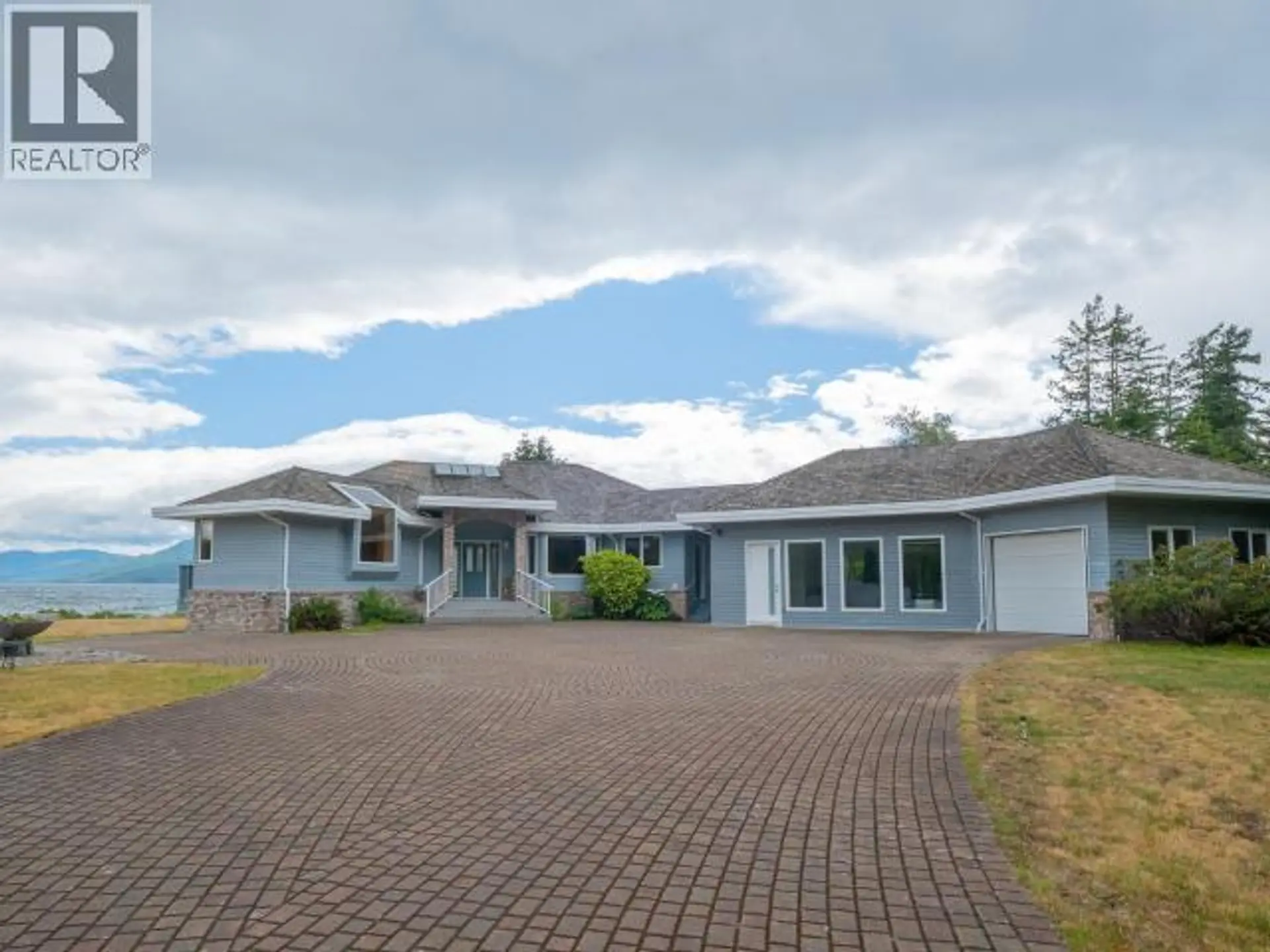 Property at 10219 DOUGLAS BAY ROAD, Powell River, BC