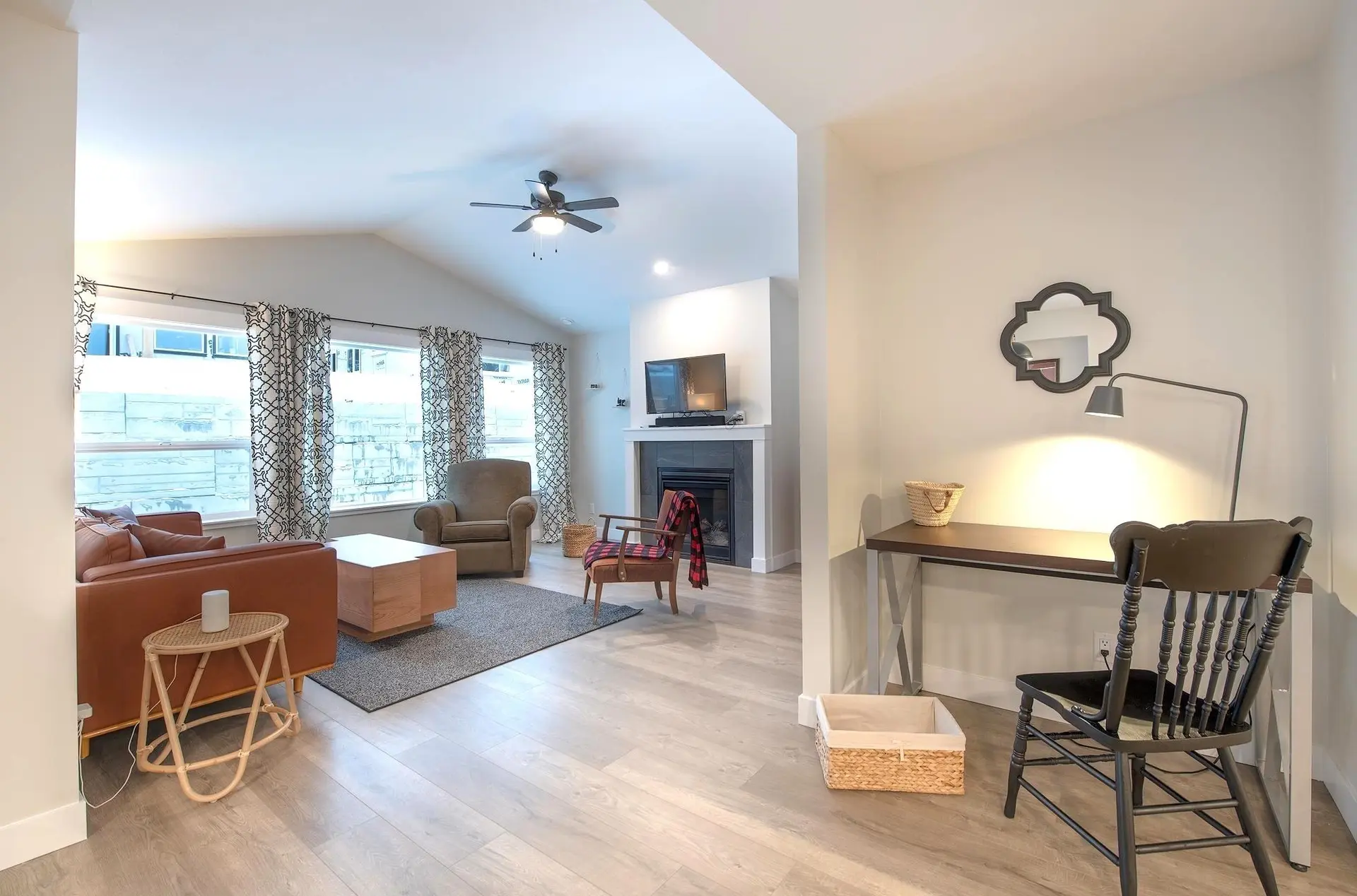1040 Celia Crescent - Image 2