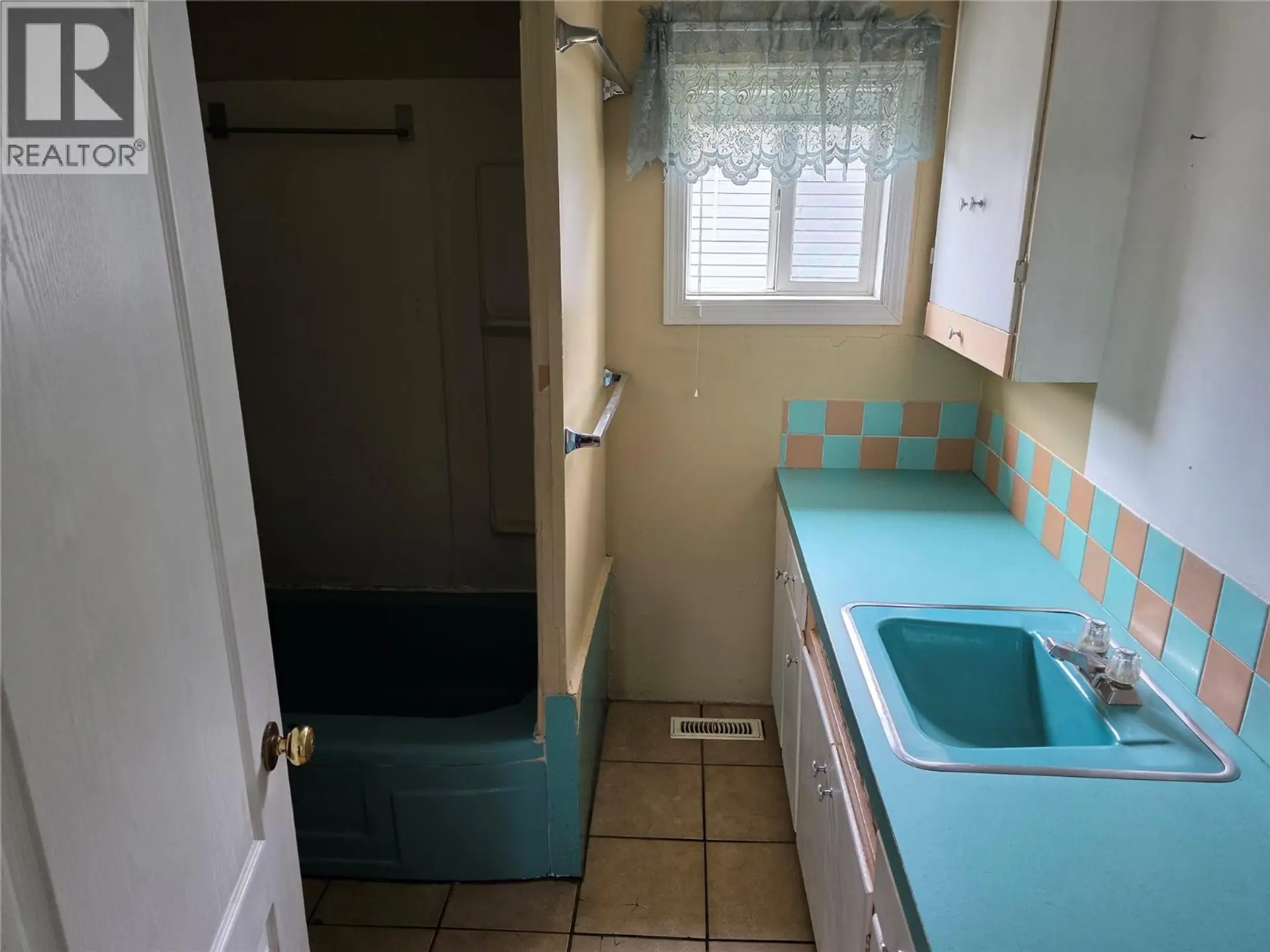 700 99 Avenue - Image 11
