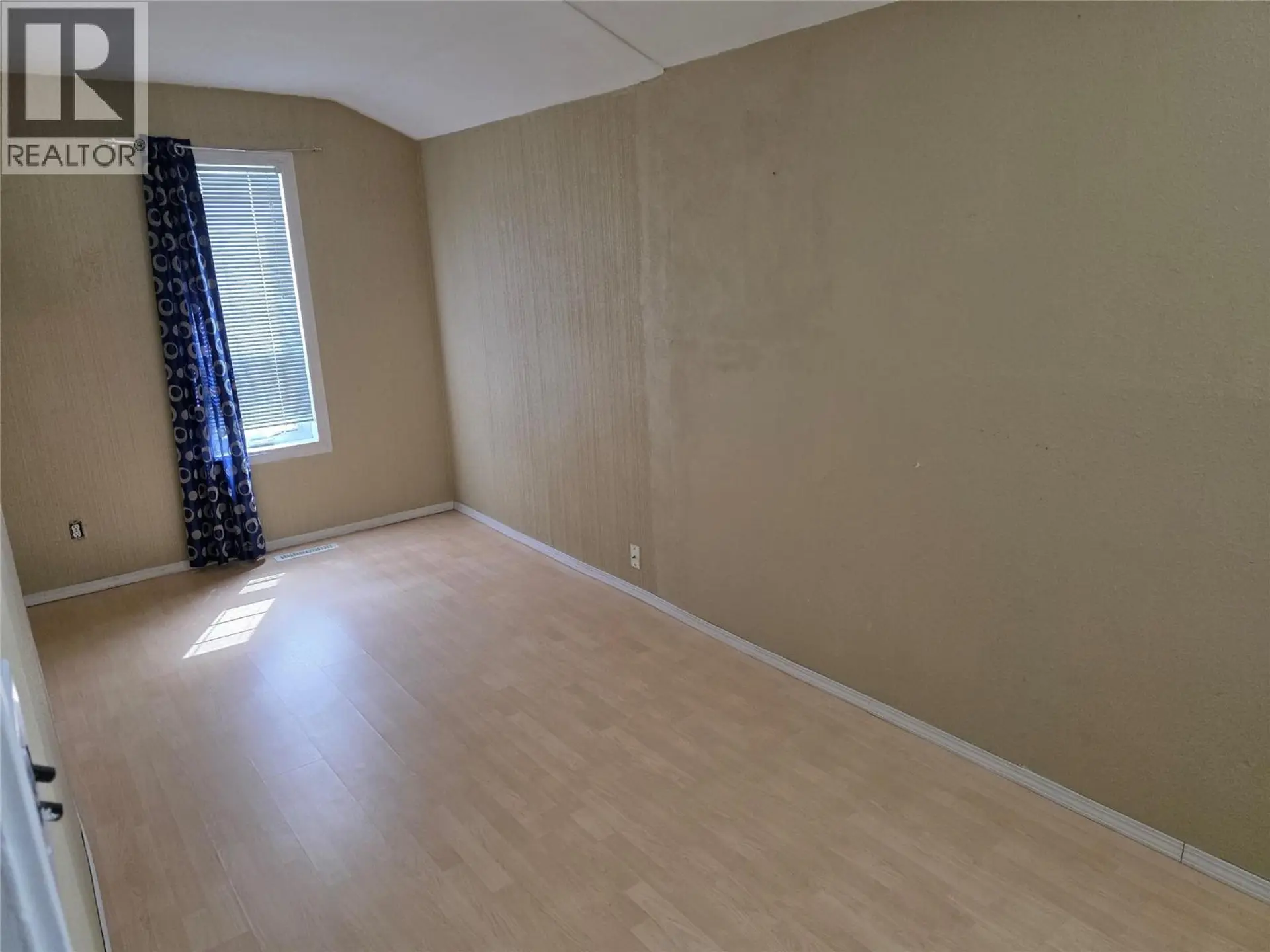 700 99 Avenue - Image 6