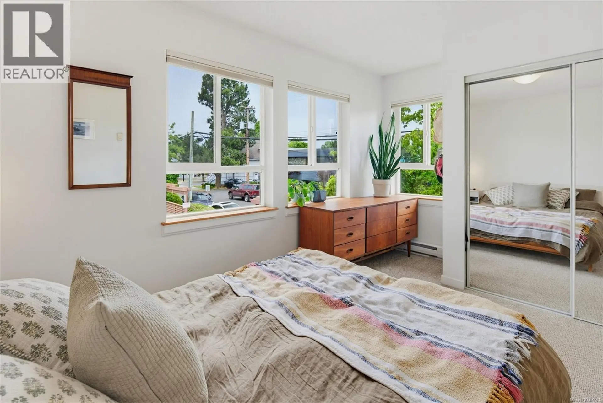 #16 1019 North Park St - Image 16