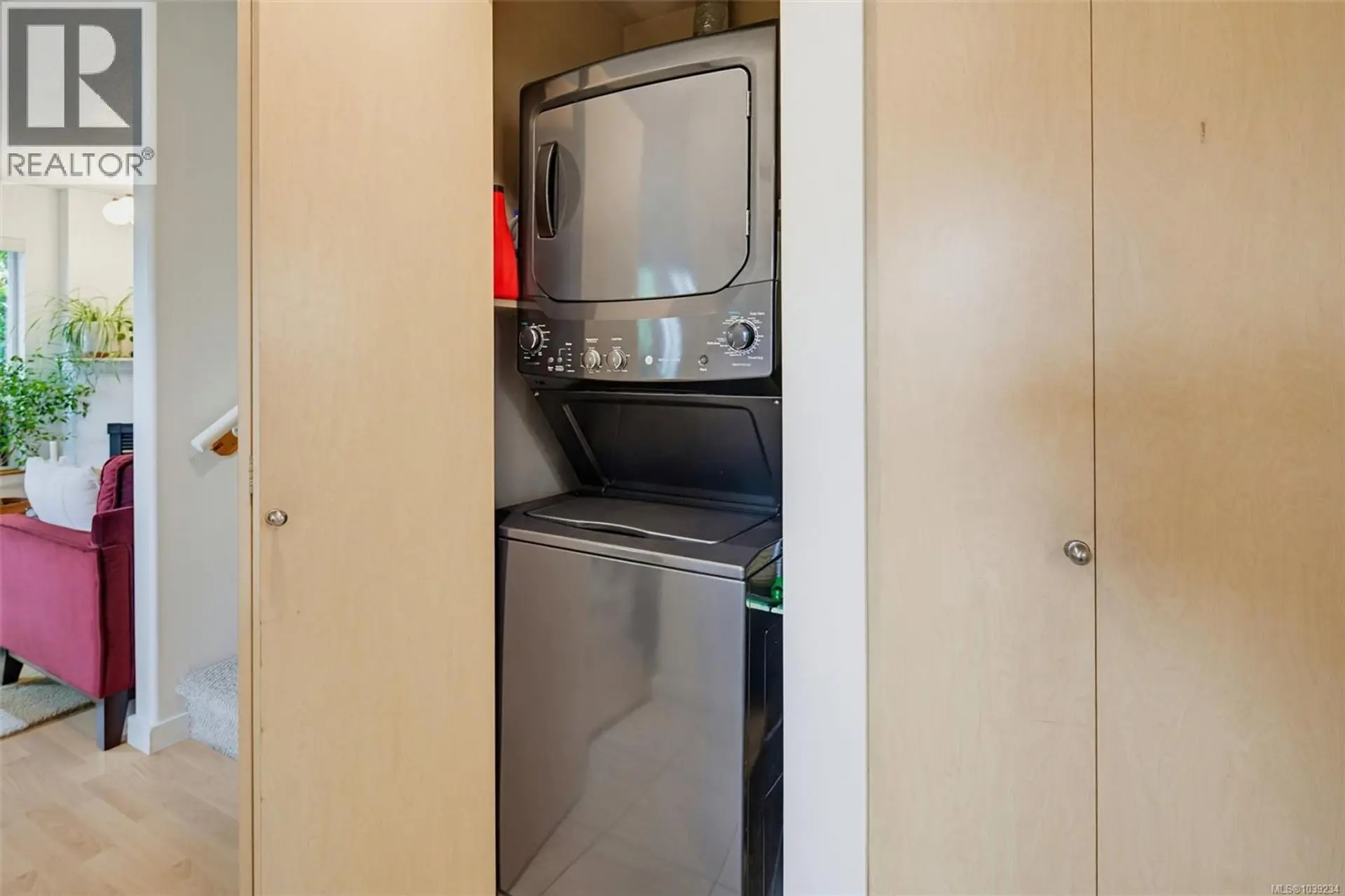 #16 1019 North Park St - Image 9