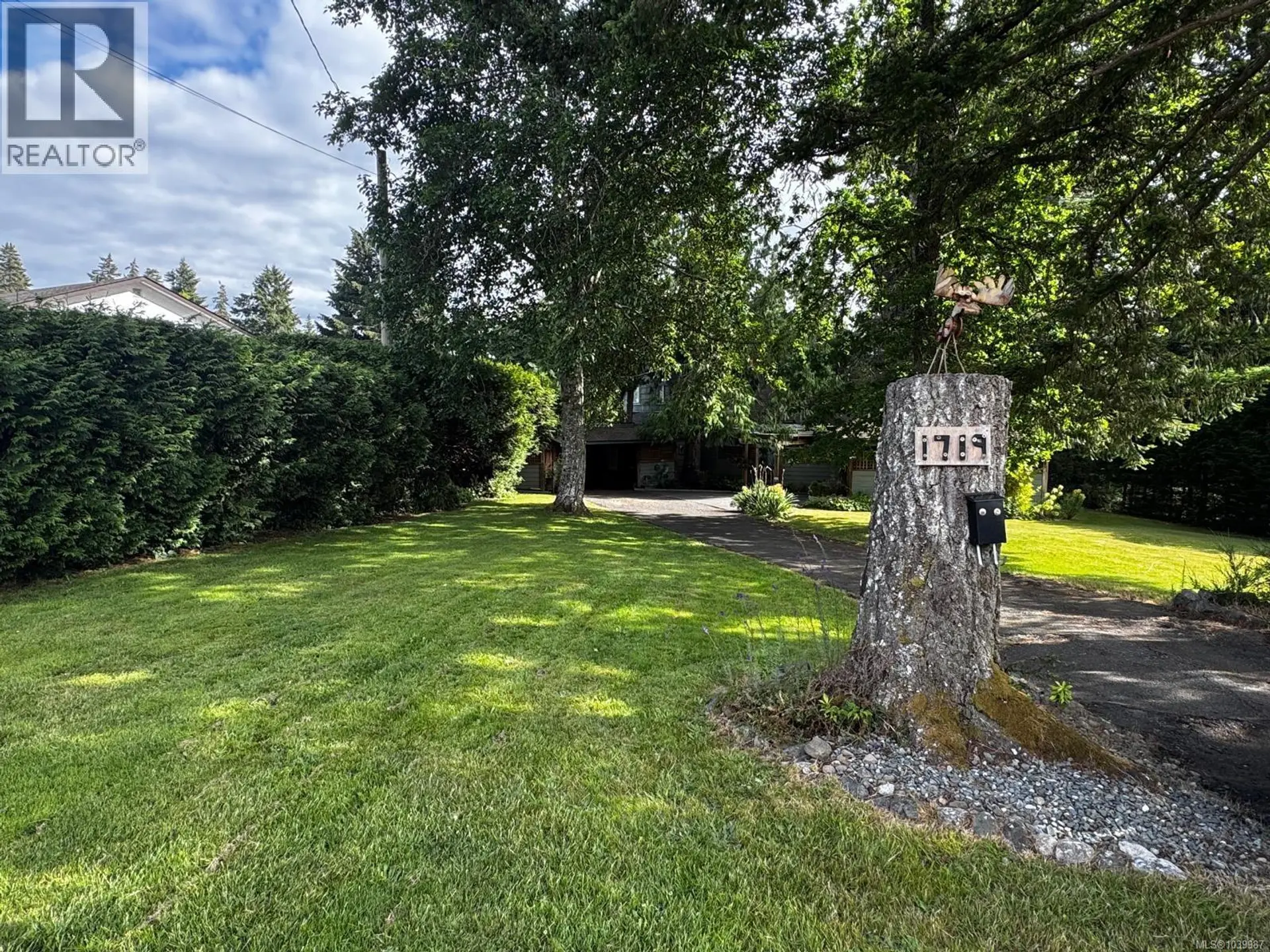 Property at 1719 Centennial Ave E, Comox, BC