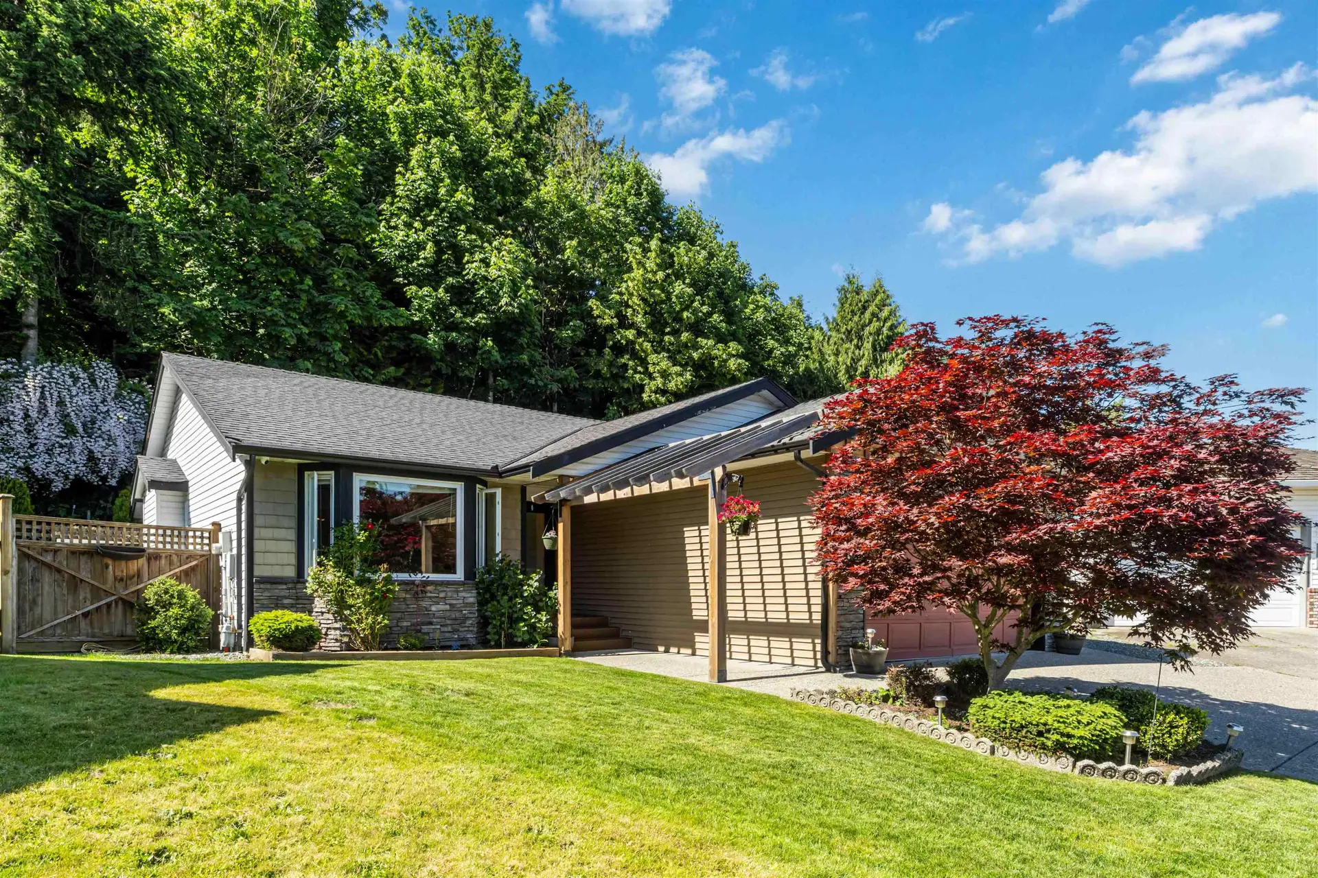 Property at 31438 Chalmers Place, Abbotsford, BC