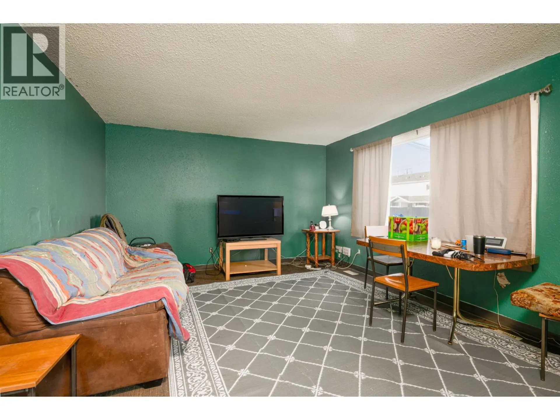 2336 VICTORIA STREET - Image 5