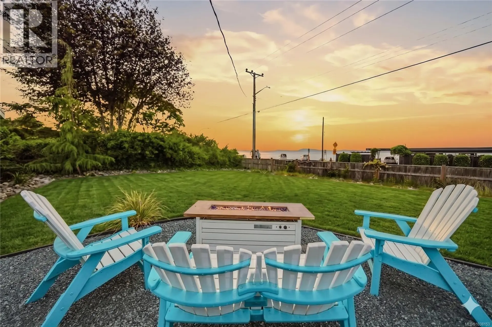 Property at 221 Elizabeth Ave, Qualicum Beach, BC