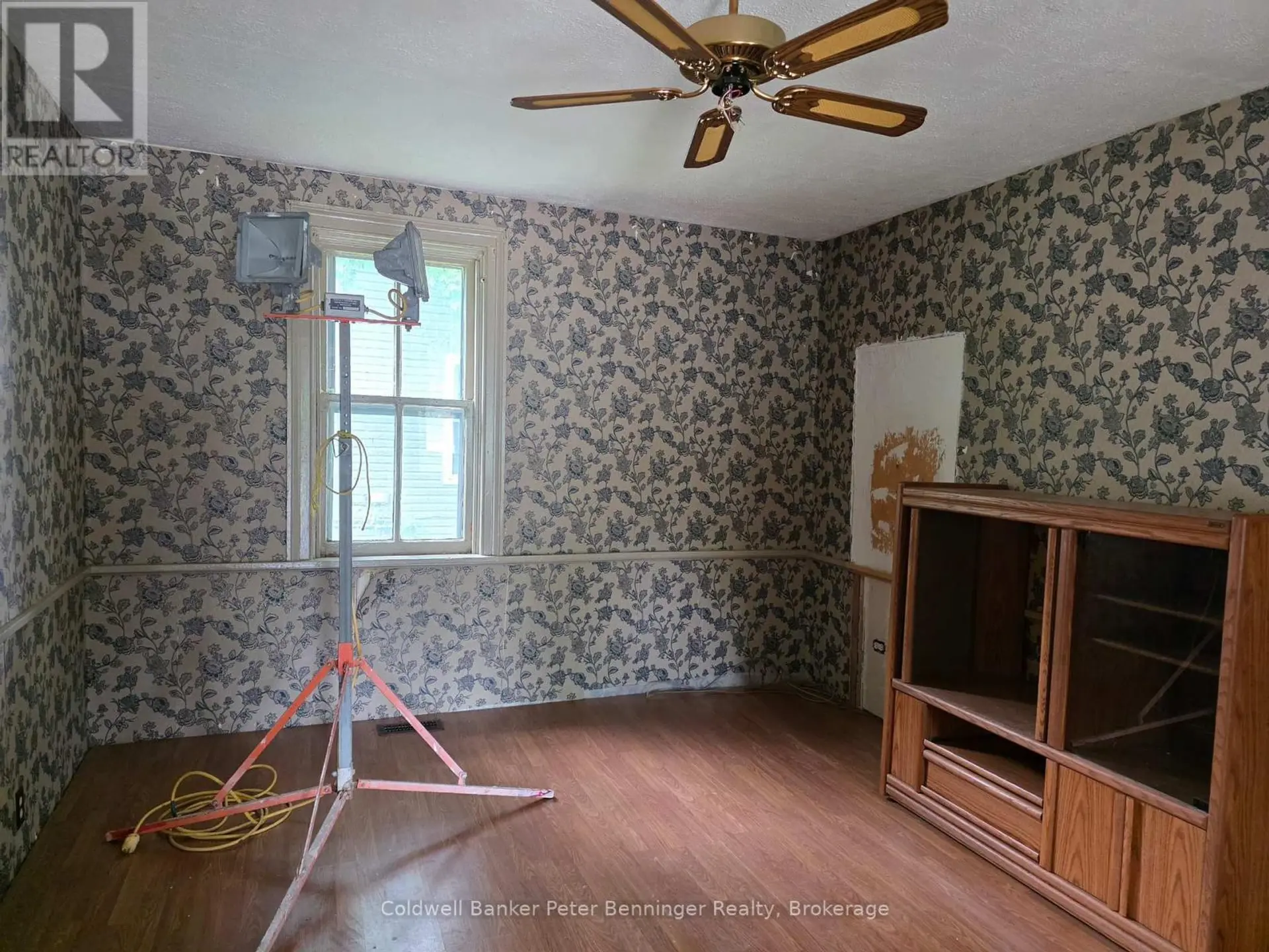 21 PETER STREET S - Image 10
