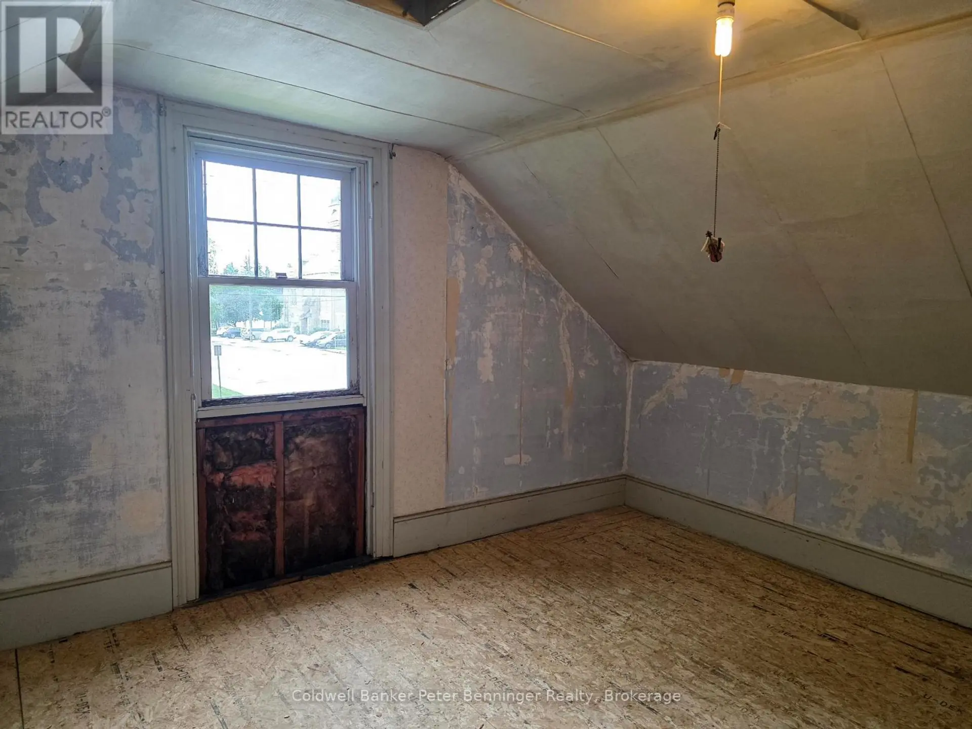 21 PETER STREET S - Image 16