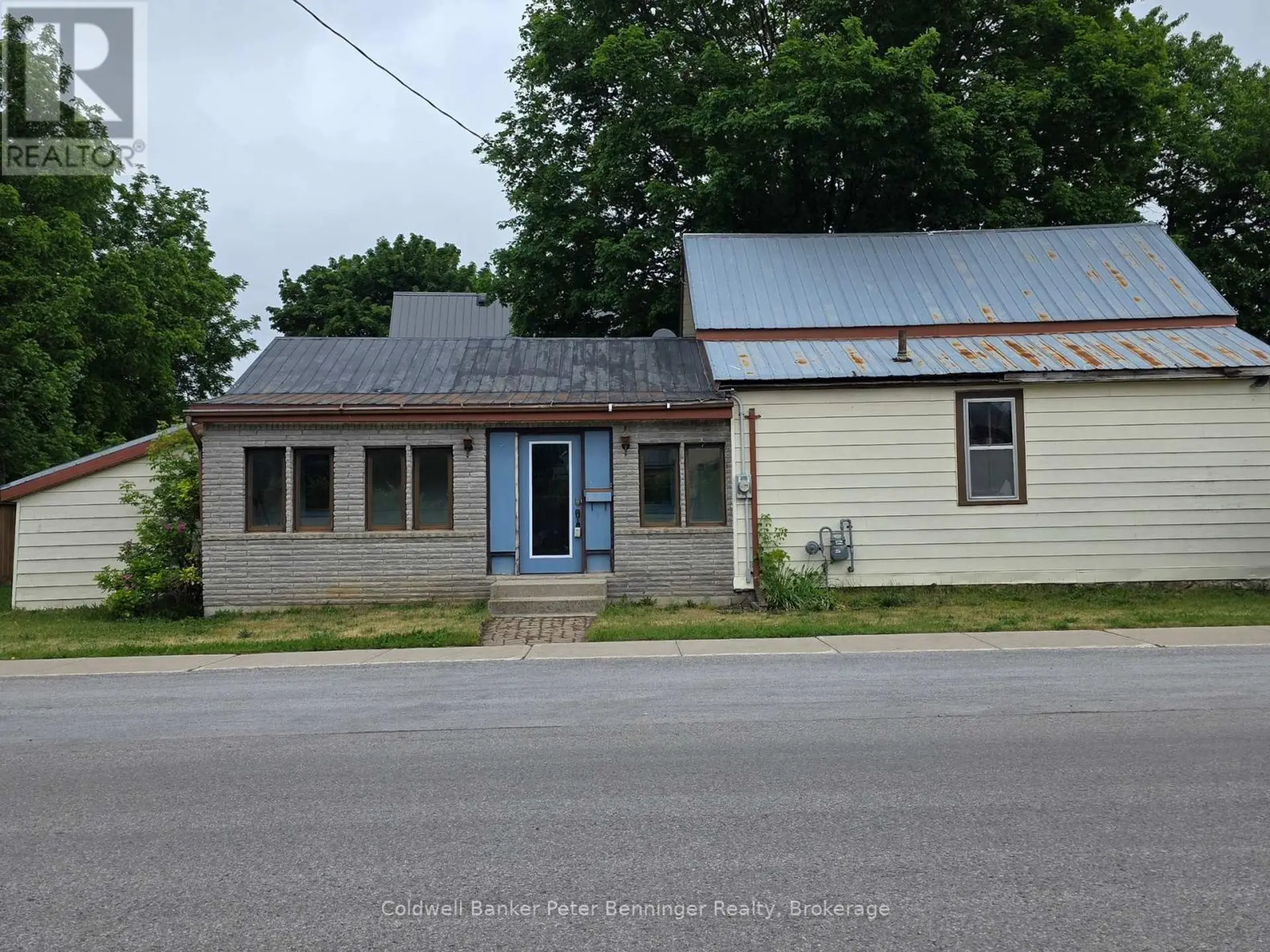 21 PETER STREET S - Image 2