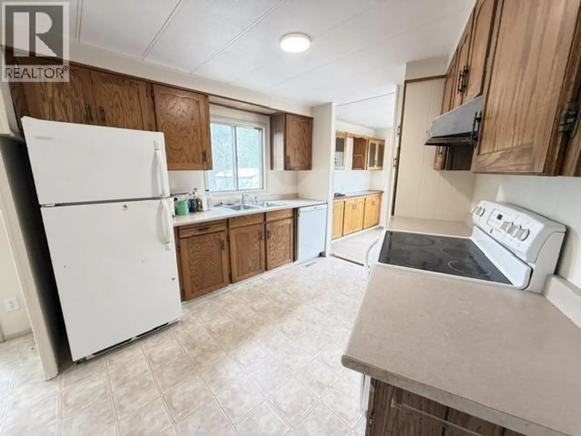 #102 3001 N MACKENZIE AVENUE - Image 6