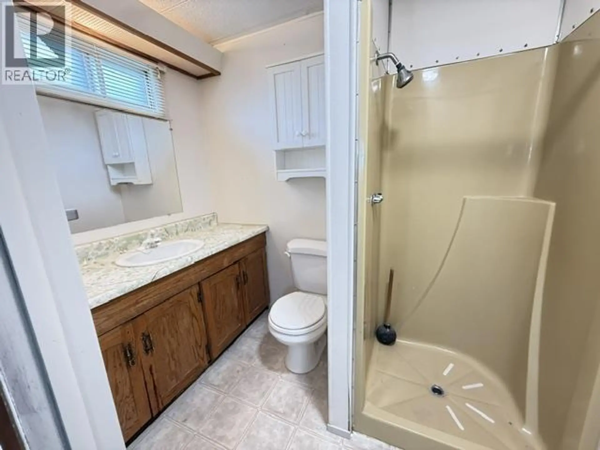 #102 3001 N MACKENZIE AVENUE - Image 13