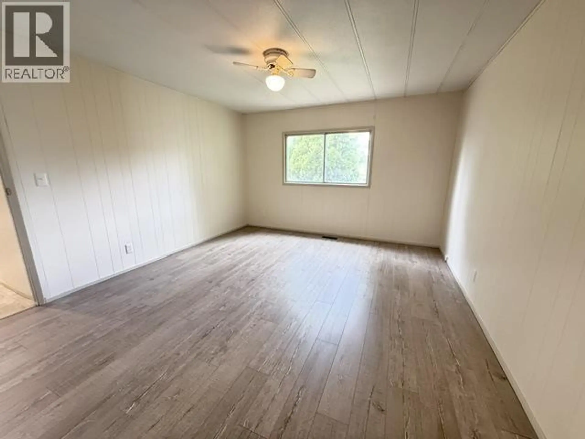 #102 3001 N MACKENZIE AVENUE - Image 10