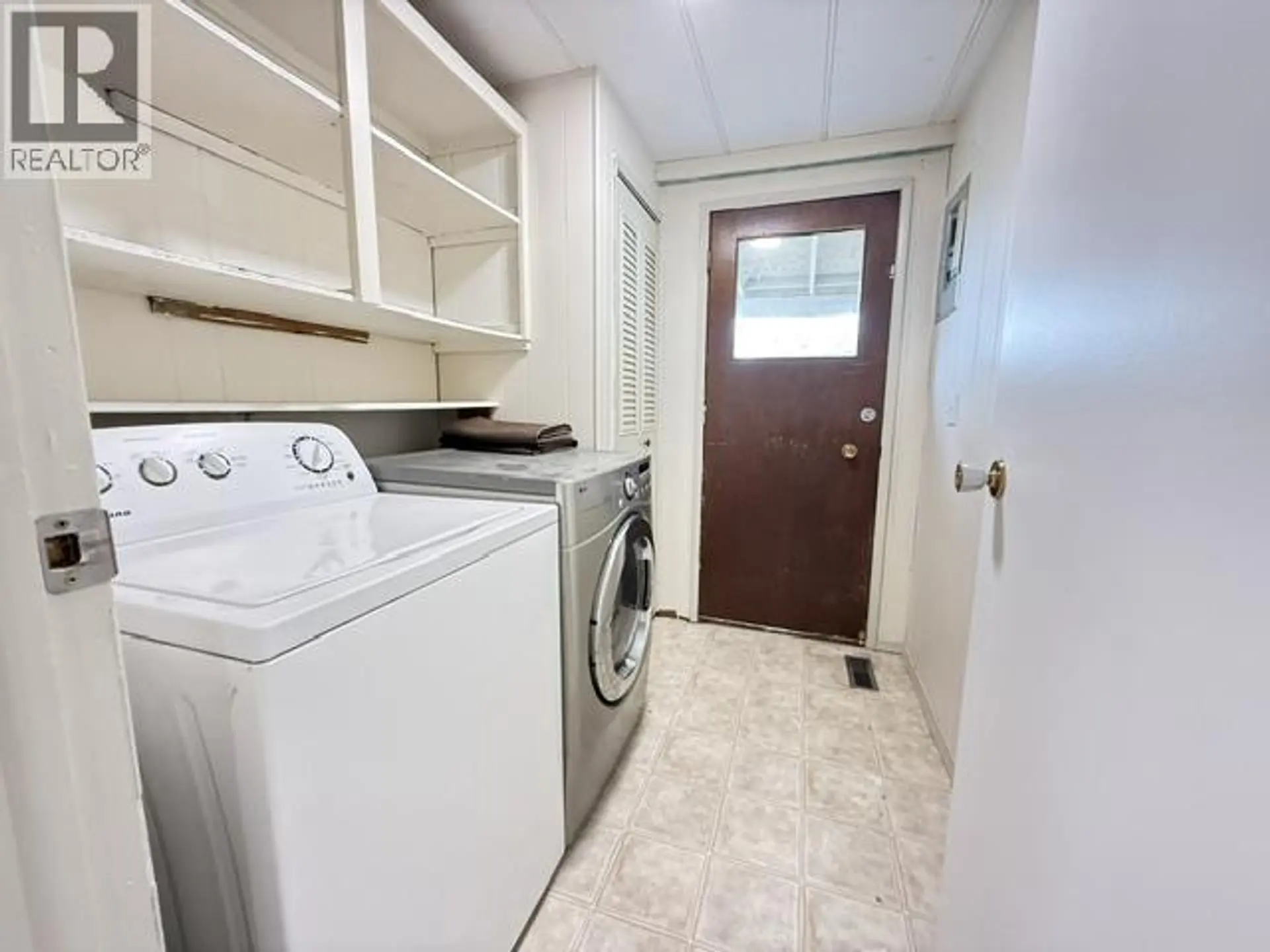 #102 3001 N MACKENZIE AVENUE - Image 11