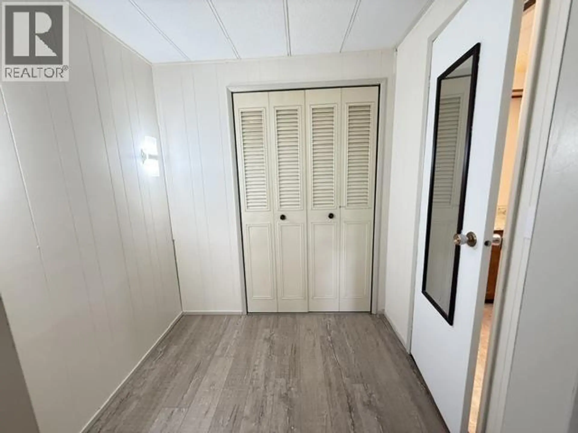 #102 3001 N MACKENZIE AVENUE - Image 14
