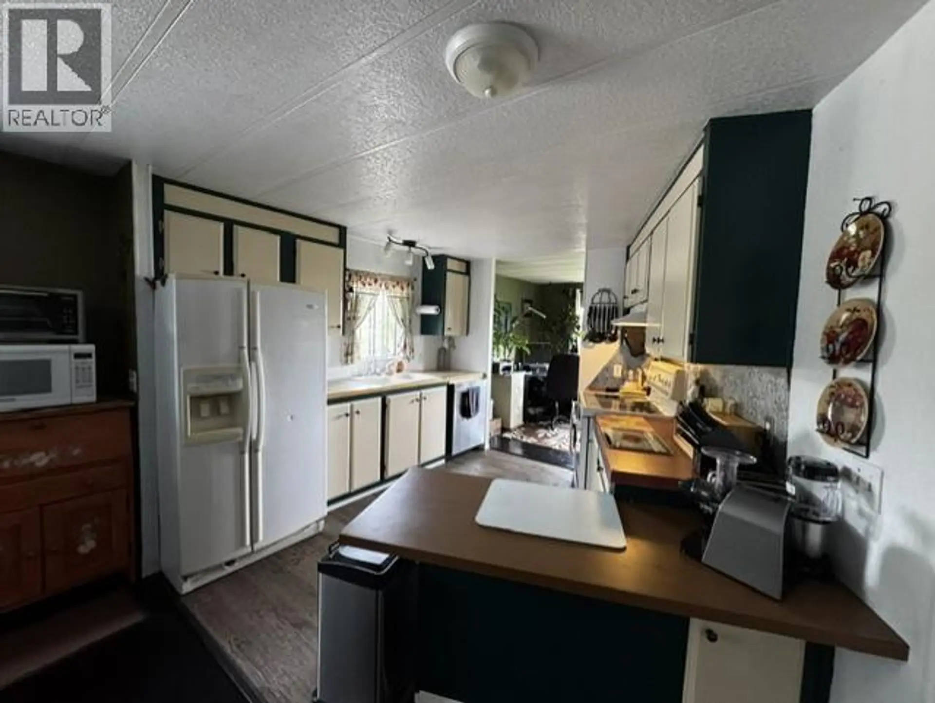 10608 101 STREET - Image 2