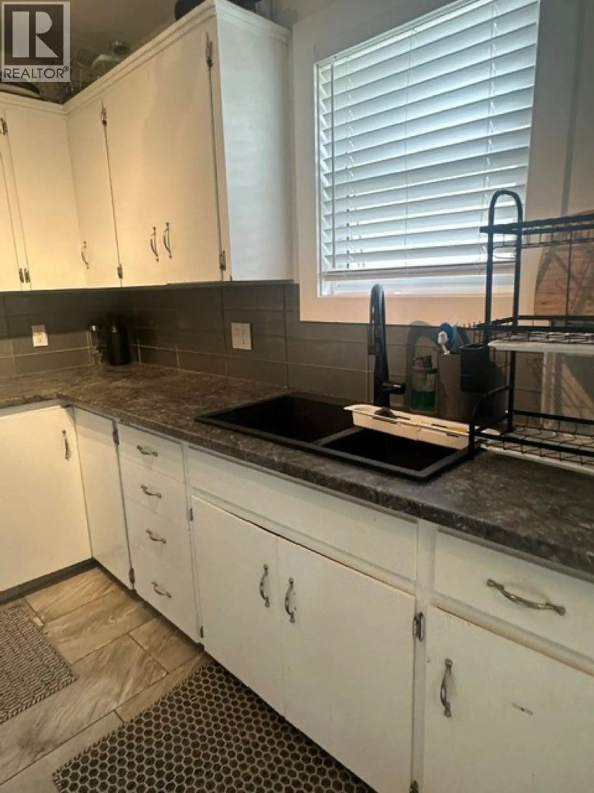 10404 88A STREET - Image 8