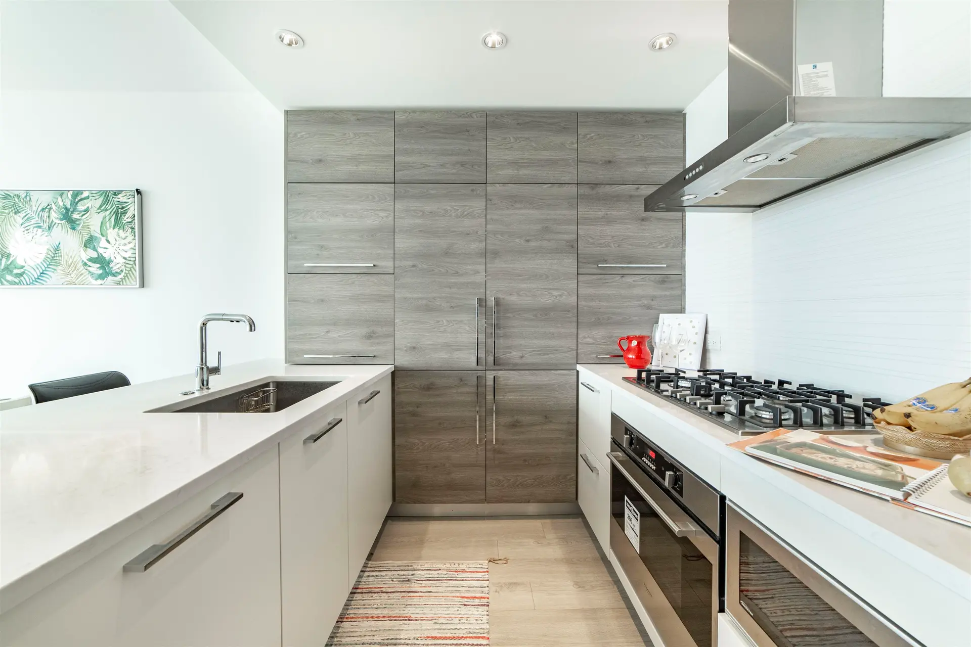 #1806 7388 Kingsway - Image 3