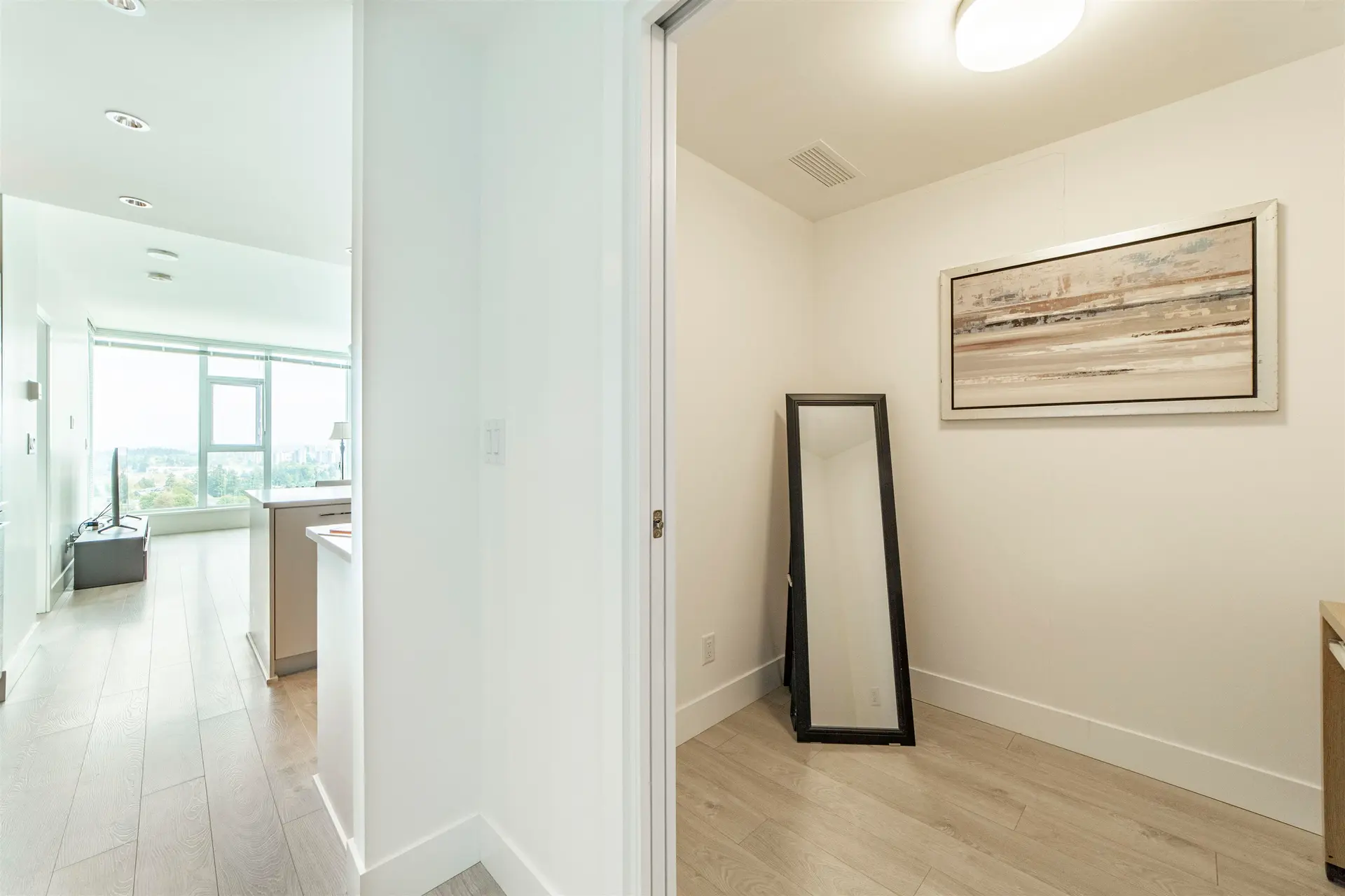 #1806 7388 Kingsway - Image 5