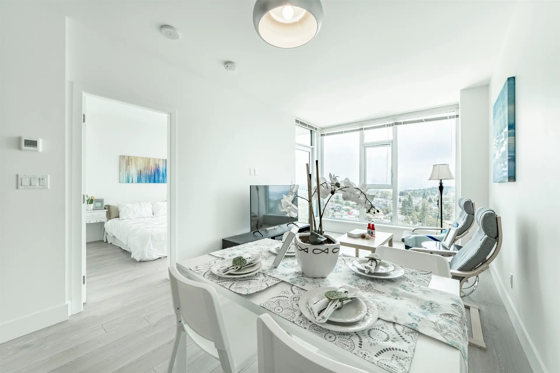 #1806 7388 Kingsway - Image 4