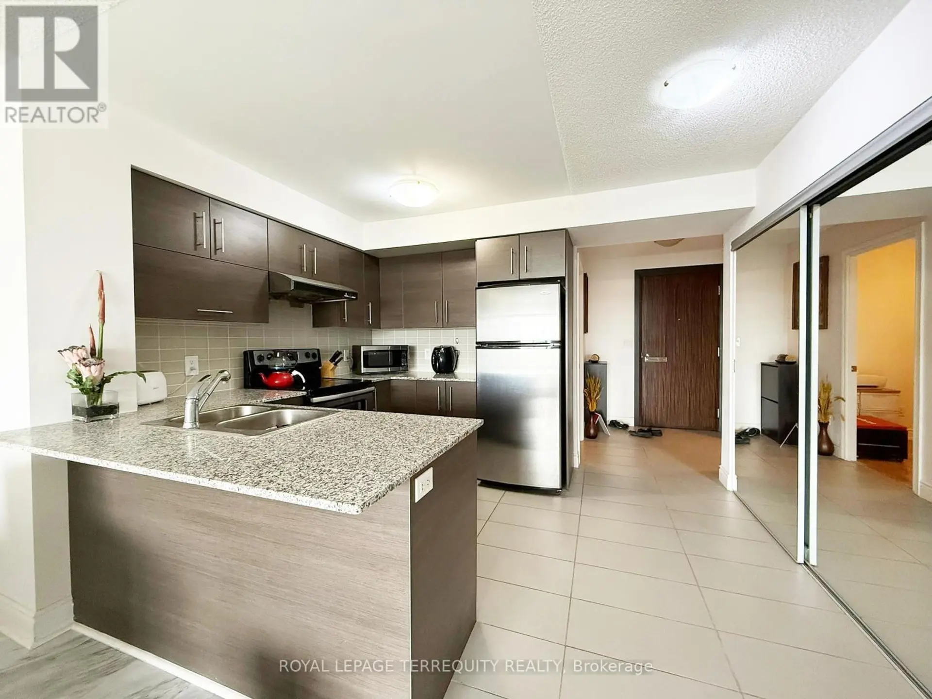 #709 253 SOUTH PARK ROAD - Image 7