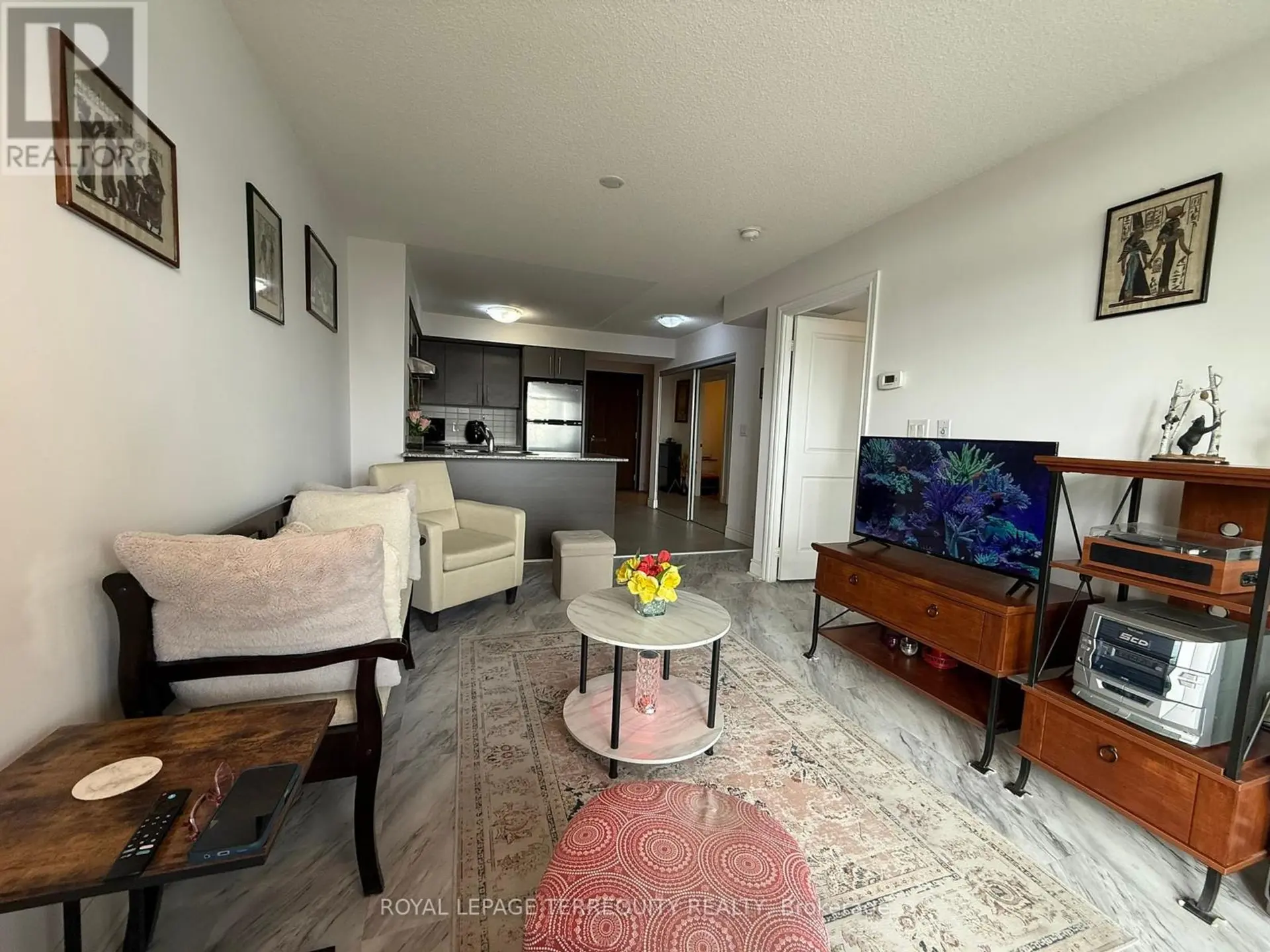 #709 253 SOUTH PARK ROAD - Image 4