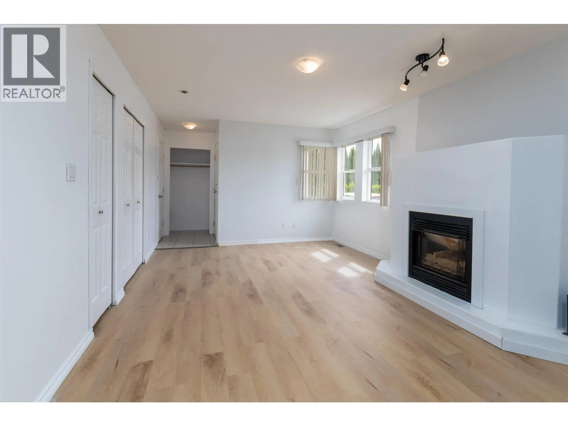 #101 4822 LAZELLE AVENUE - Image 2