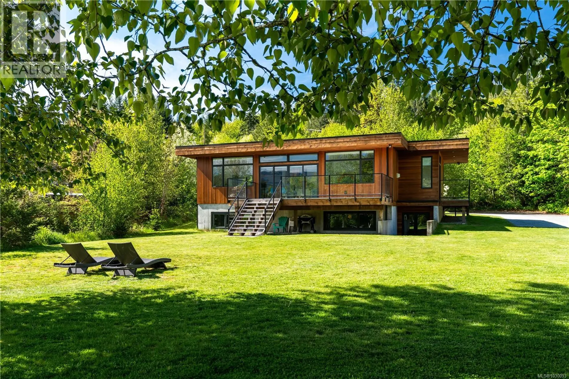Property at 9905 Stin-Qua Rd, Honeymoon Bay, BC