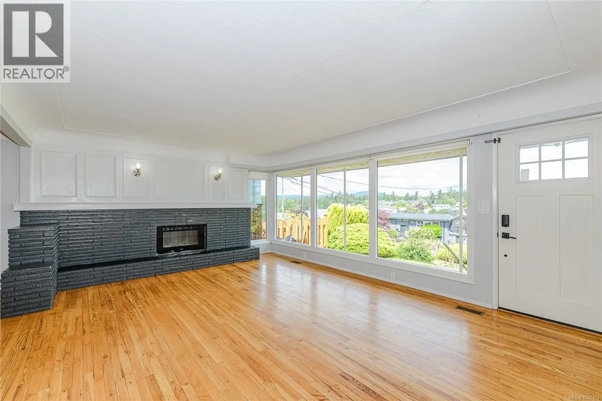 Property at 585 Baker St, Saanich, BC