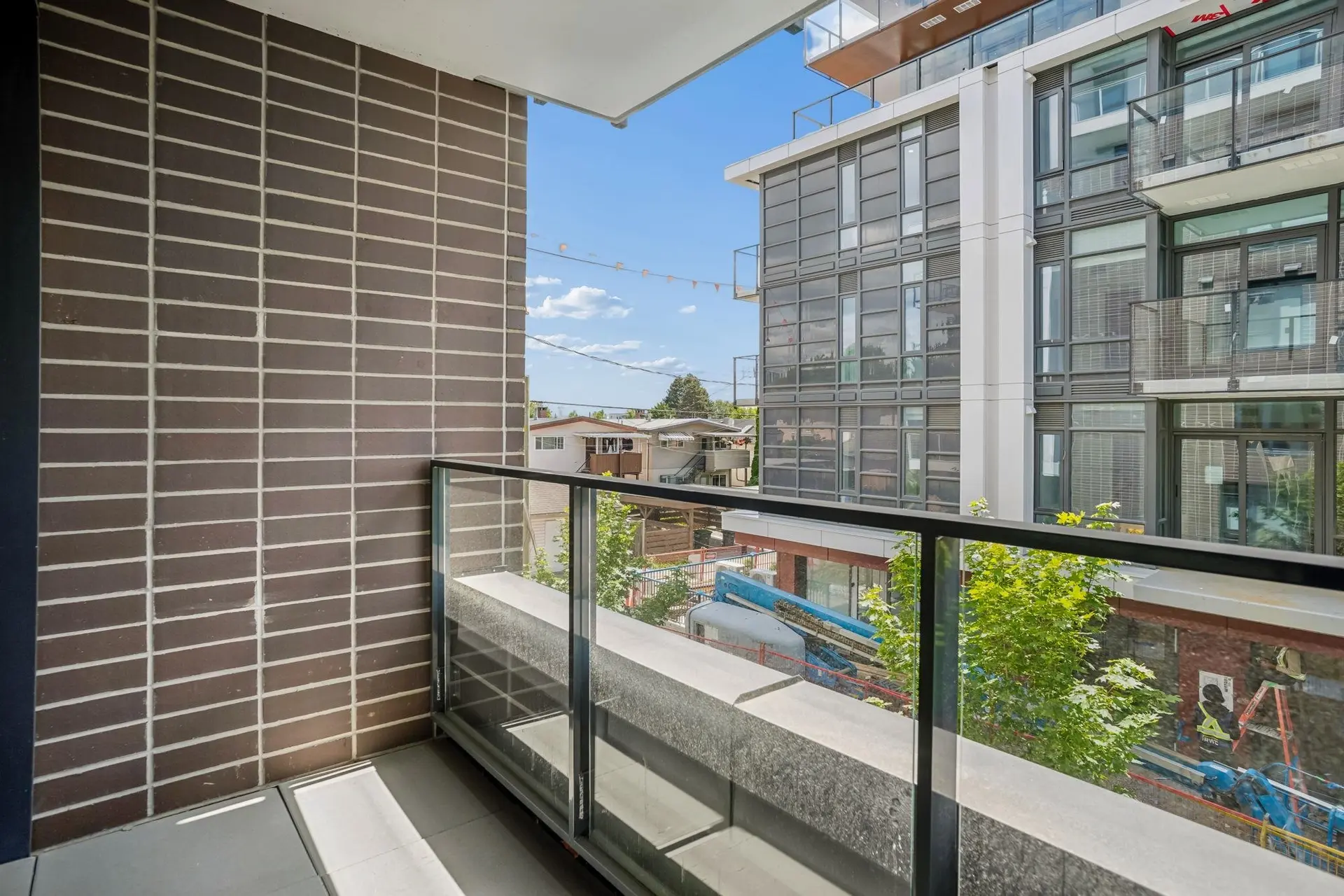 #304 8398 Oak Street - Image 17
