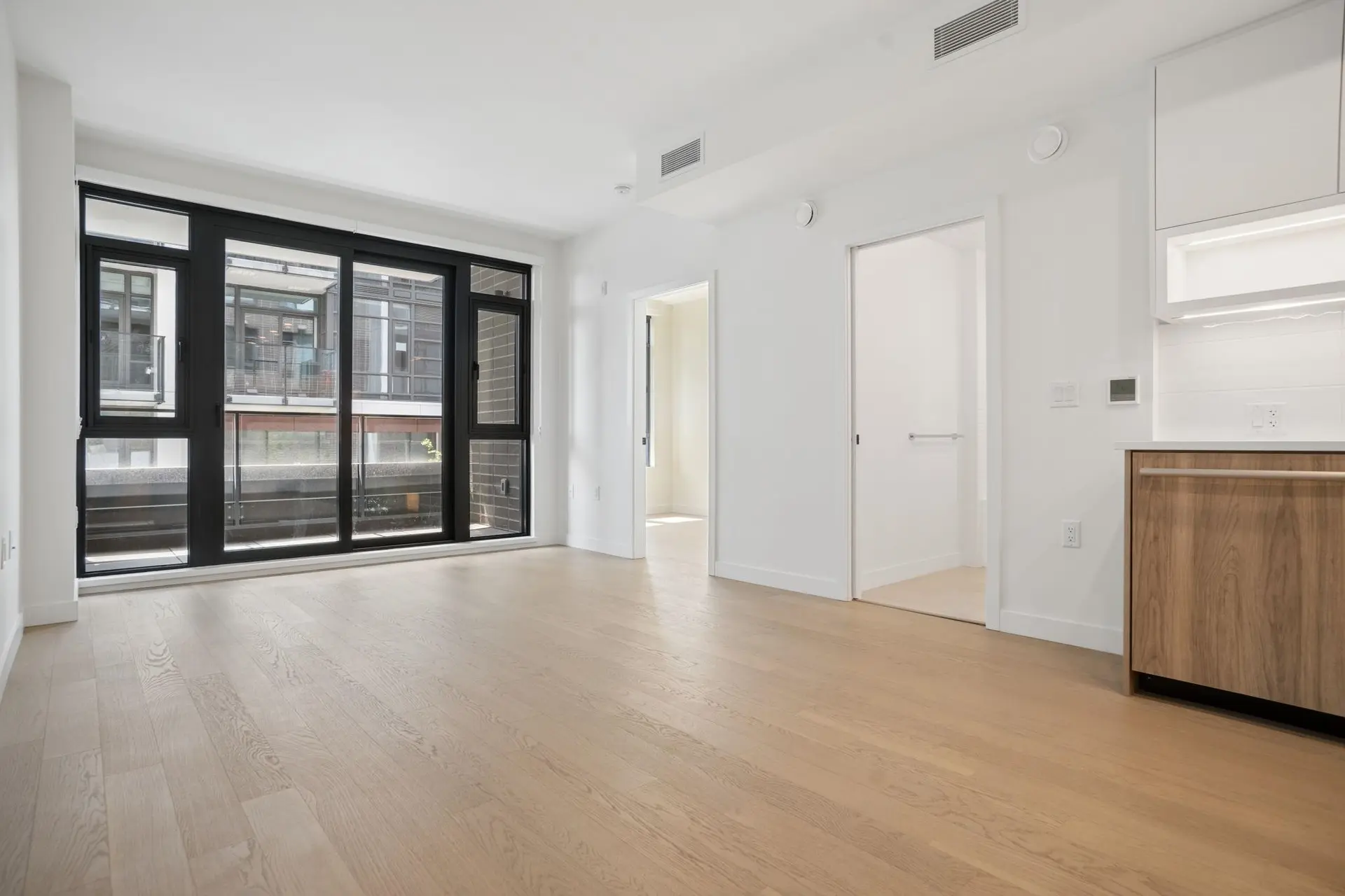 #304 8398 Oak Street - Image 10