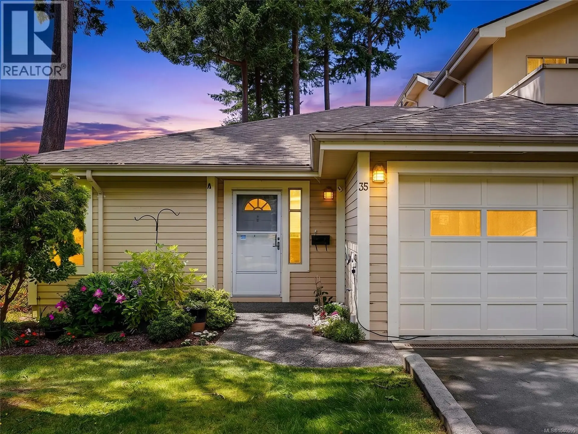 Property at #35 909 Admirals Rd, Esquimalt, BC