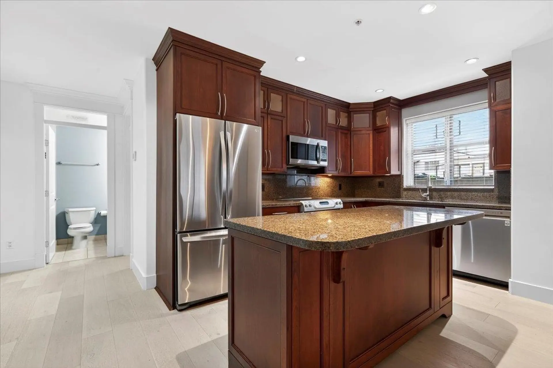 #102 15164 Prospect Avenue - Image 20