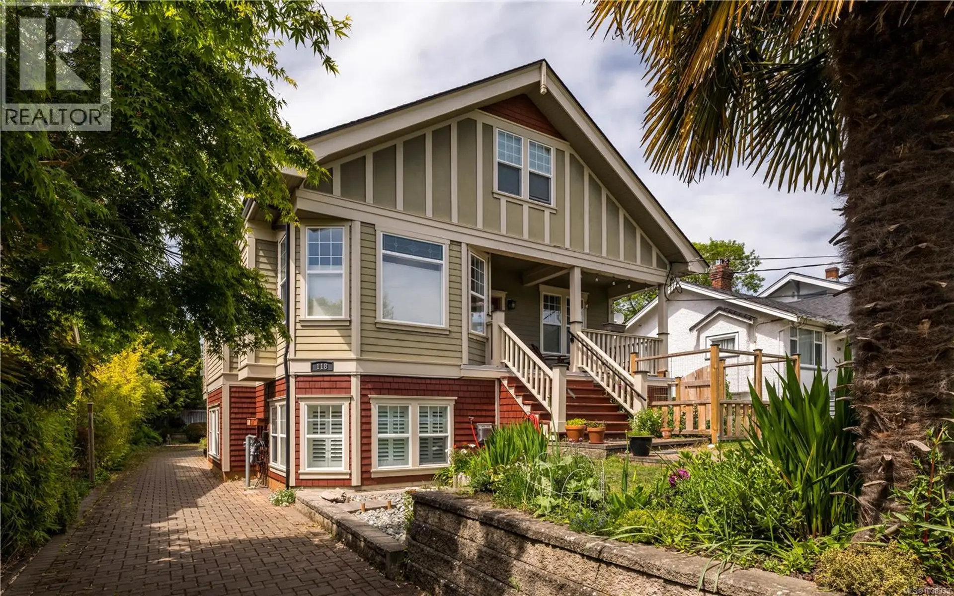 Property at #3 118 Robertson St, Victoria, BC