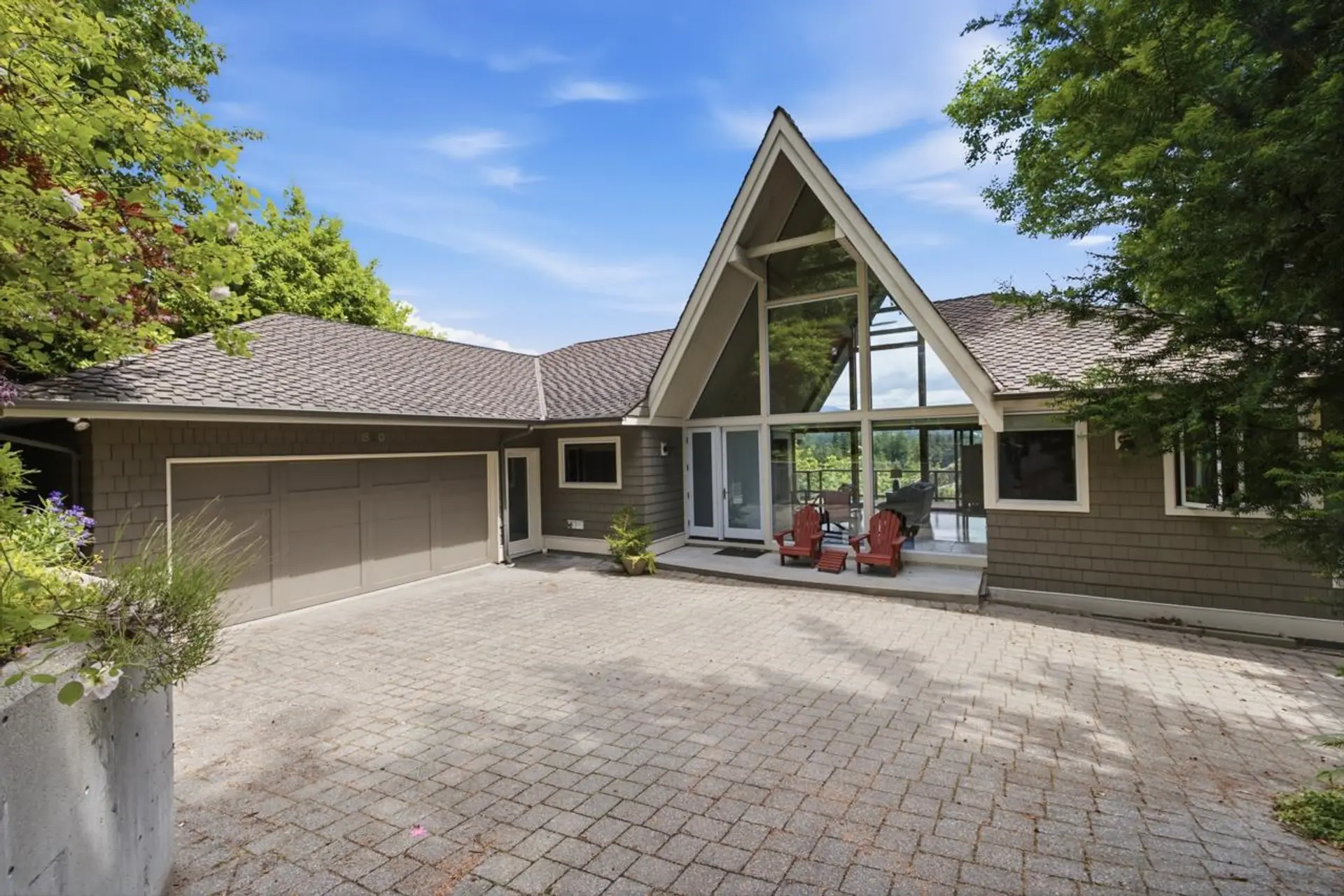 Property at 820 Younette Drive, West Vancouver, BC