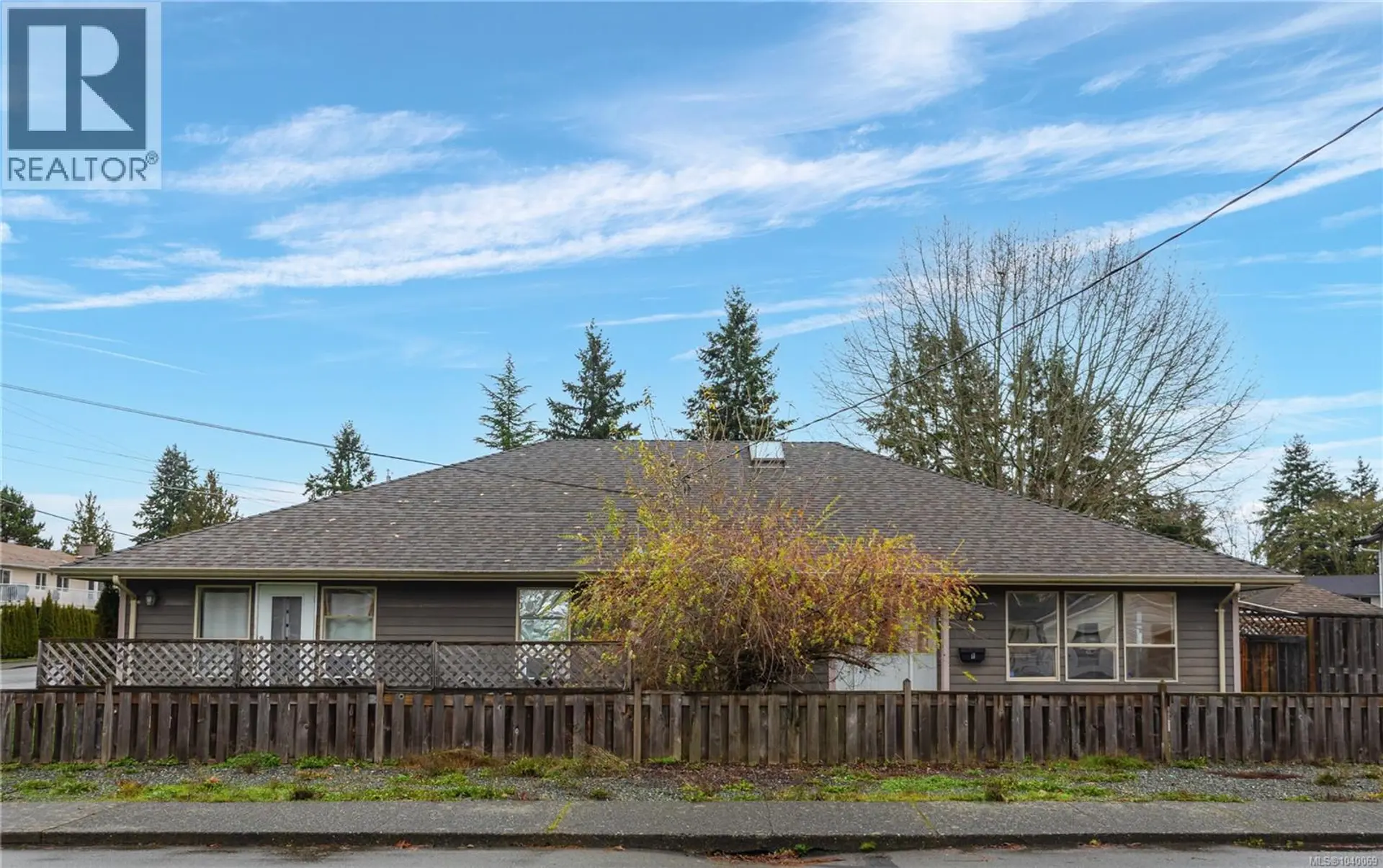 Property at 1126 18th St, Courtenay, BC