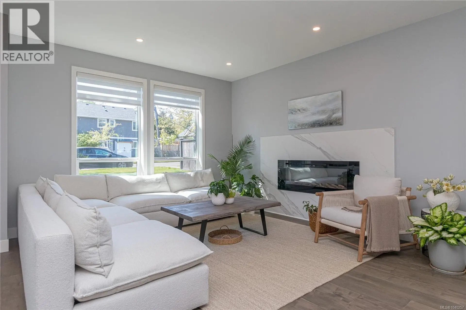 Property at 909 Bank St, Victoria, BC