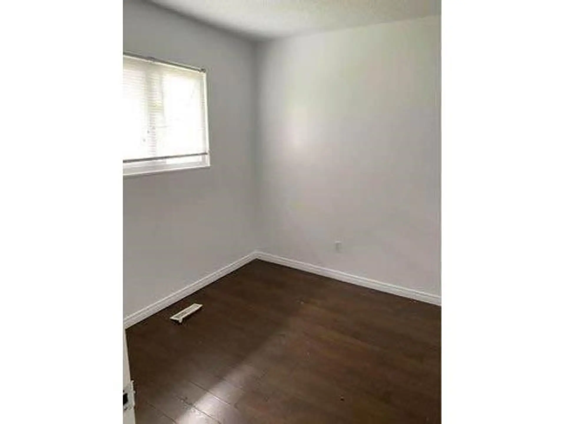 14860 89 Avenue - Image 9