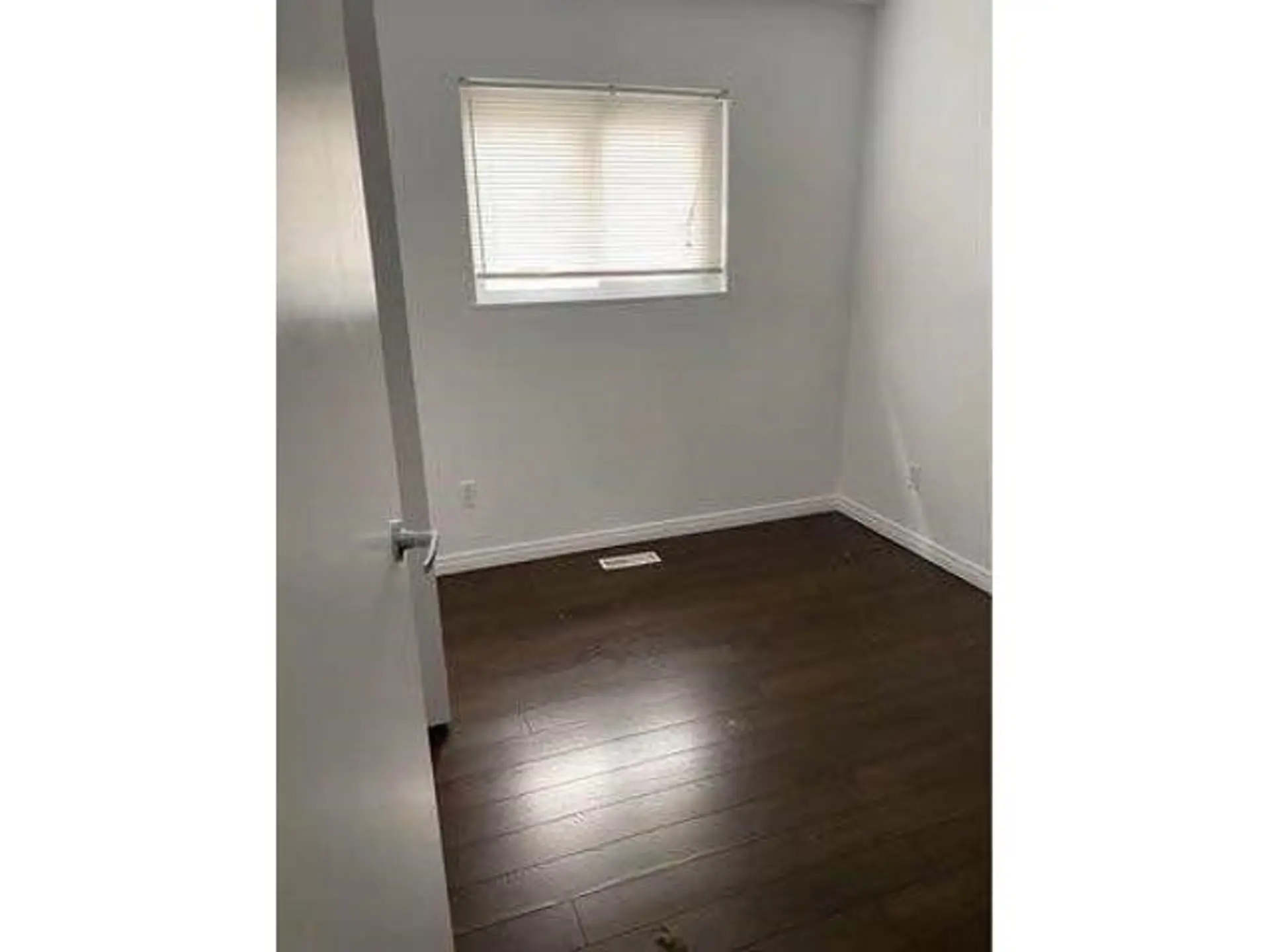 14860 89 Avenue - Image 8