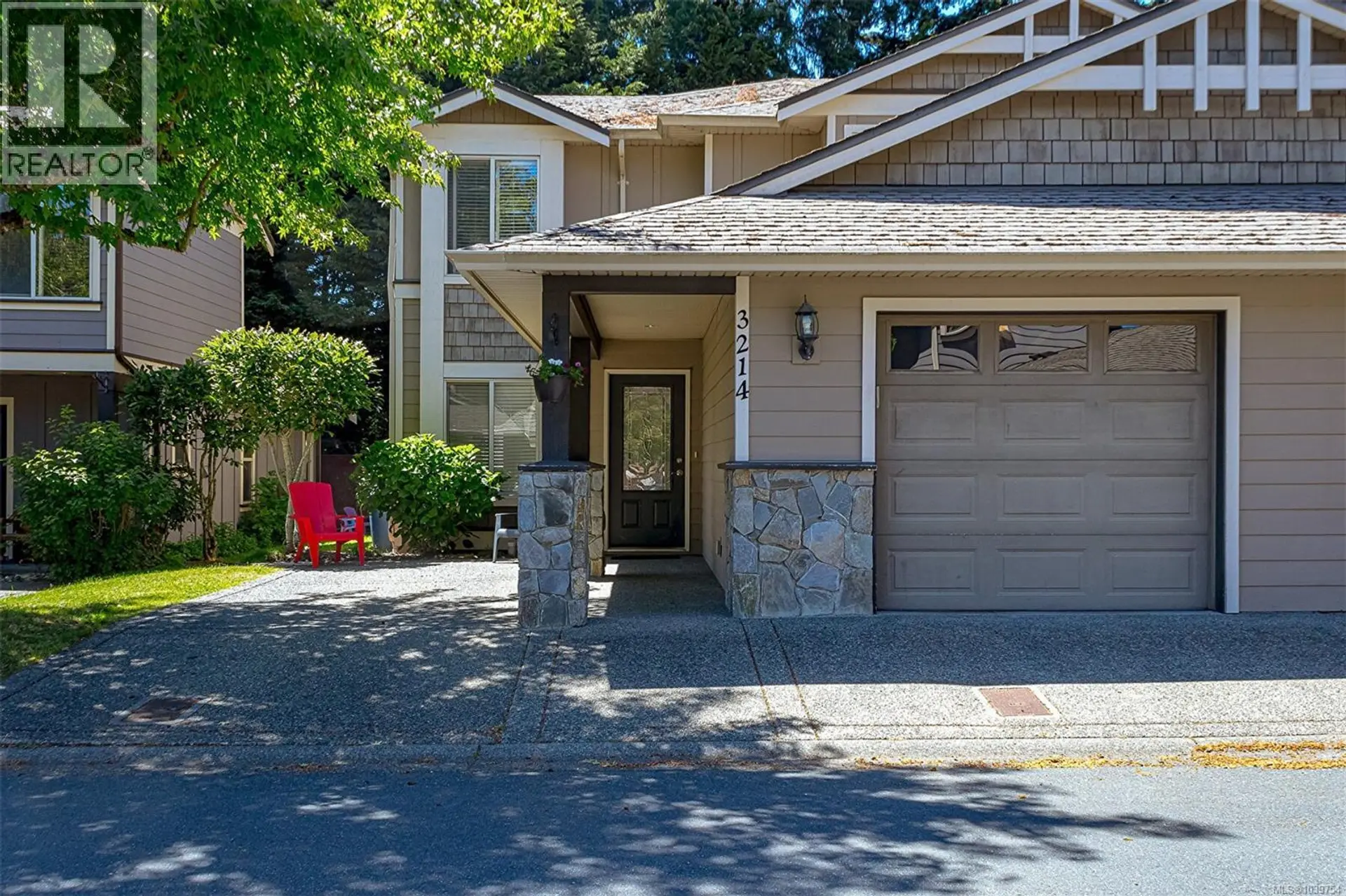 Property at 3214 Ernhill Pl, Langford, BC