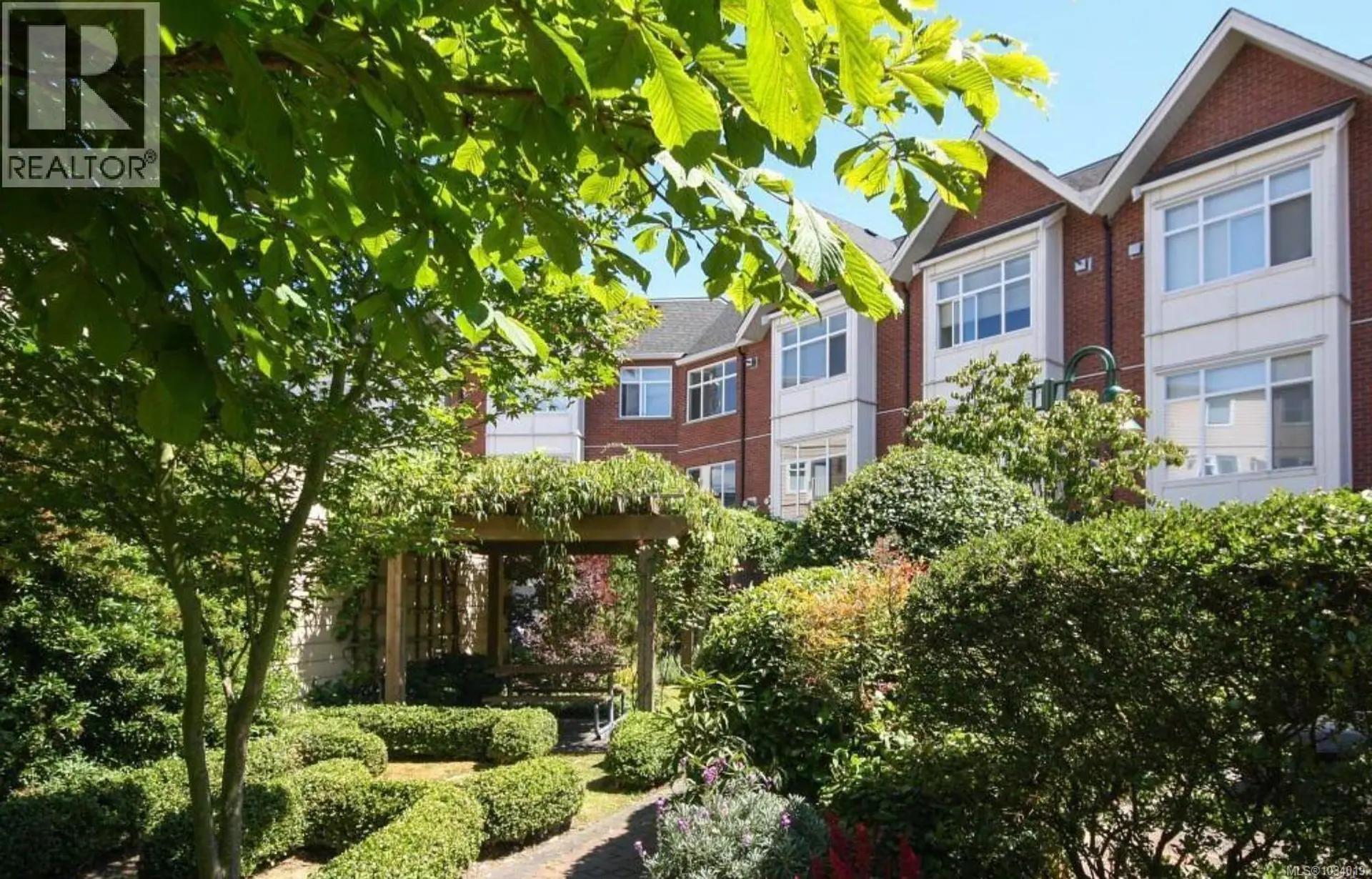 Property at #36 60 Dallas Rd, Victoria, BC