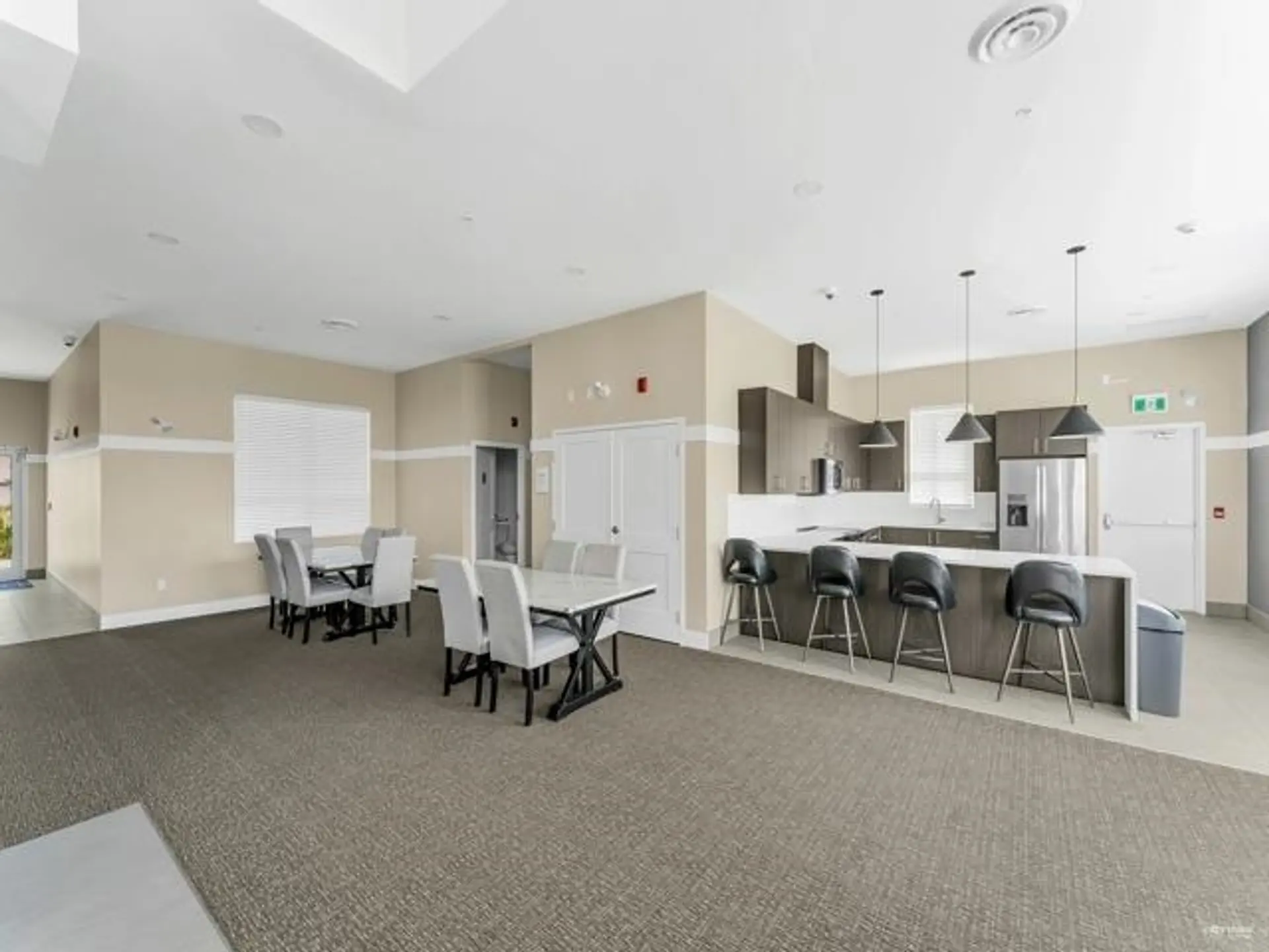#4415 2180 Kelly Avenue - Image 14