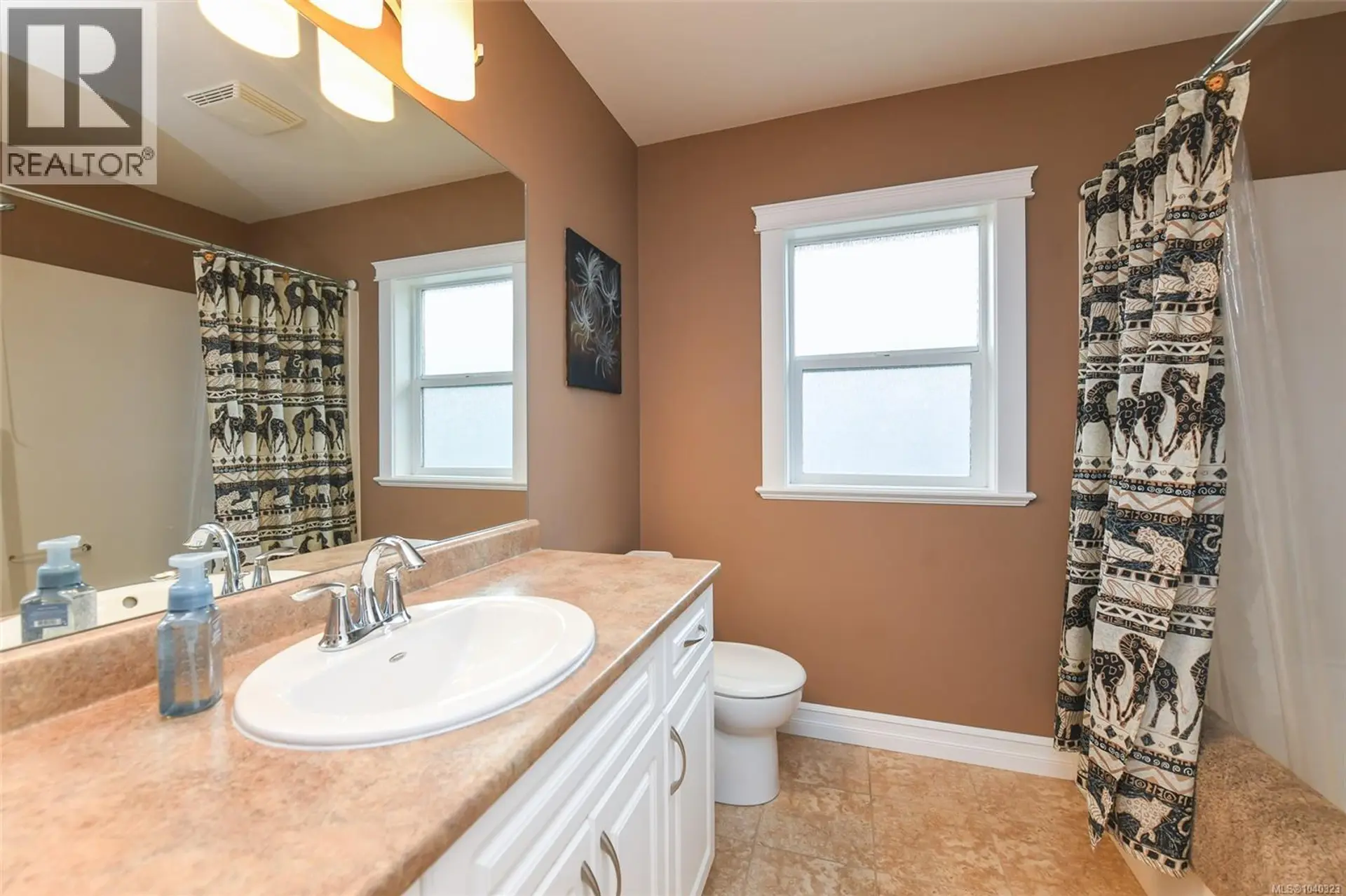 2452 Avro Arrow Dr - Image 16
