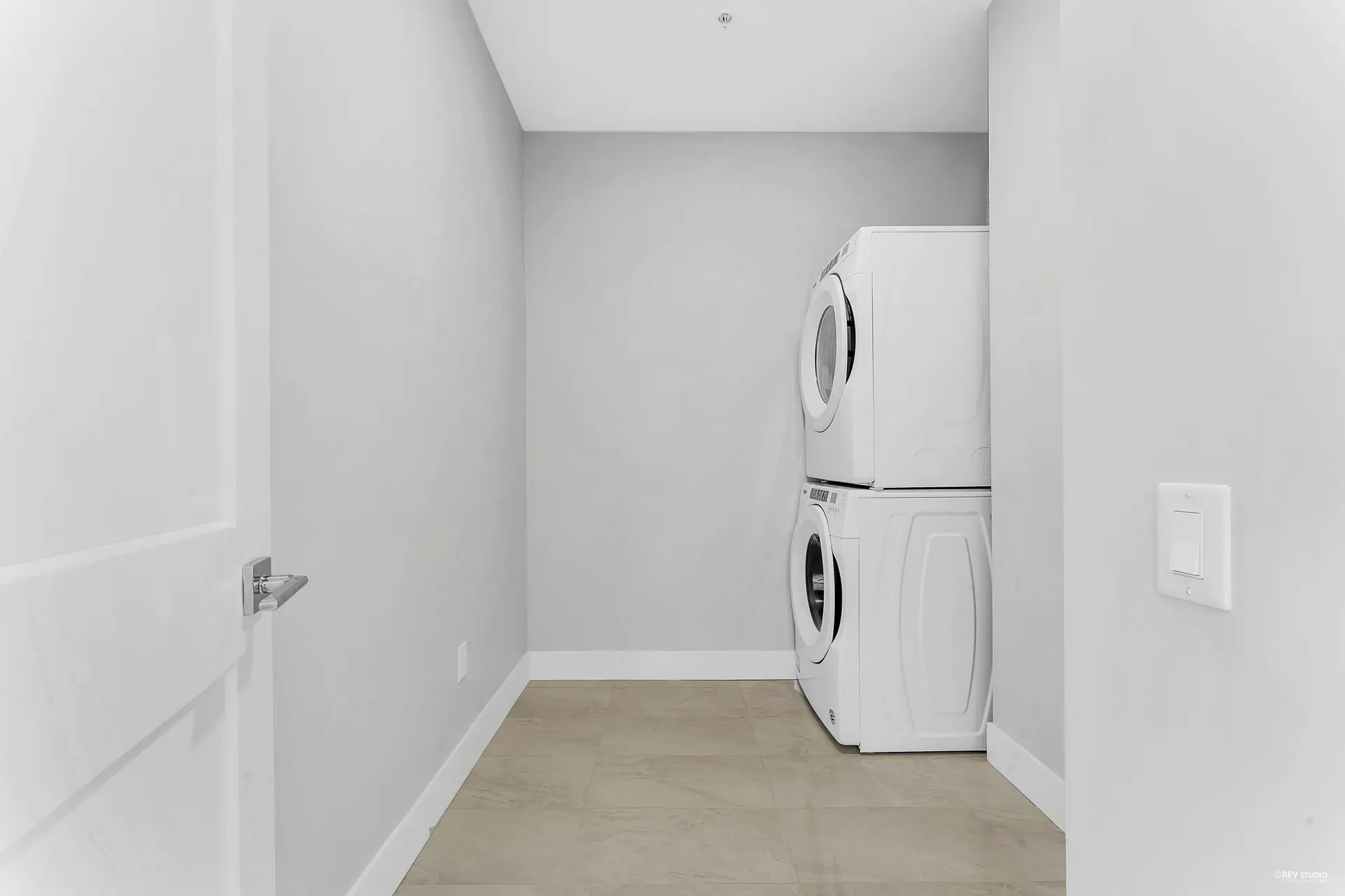 #4415 2180 Kelly Avenue - Image 11