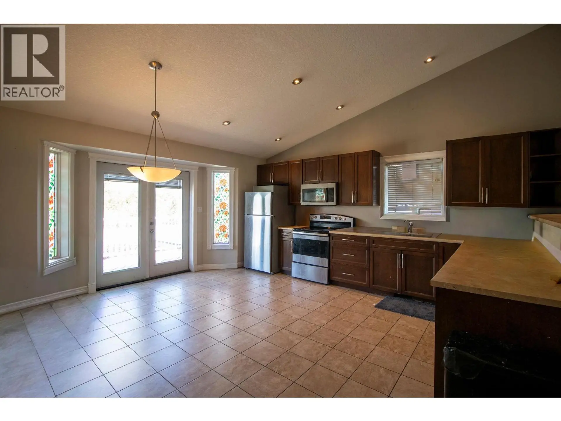 9704 118 AVENUE - Image 6