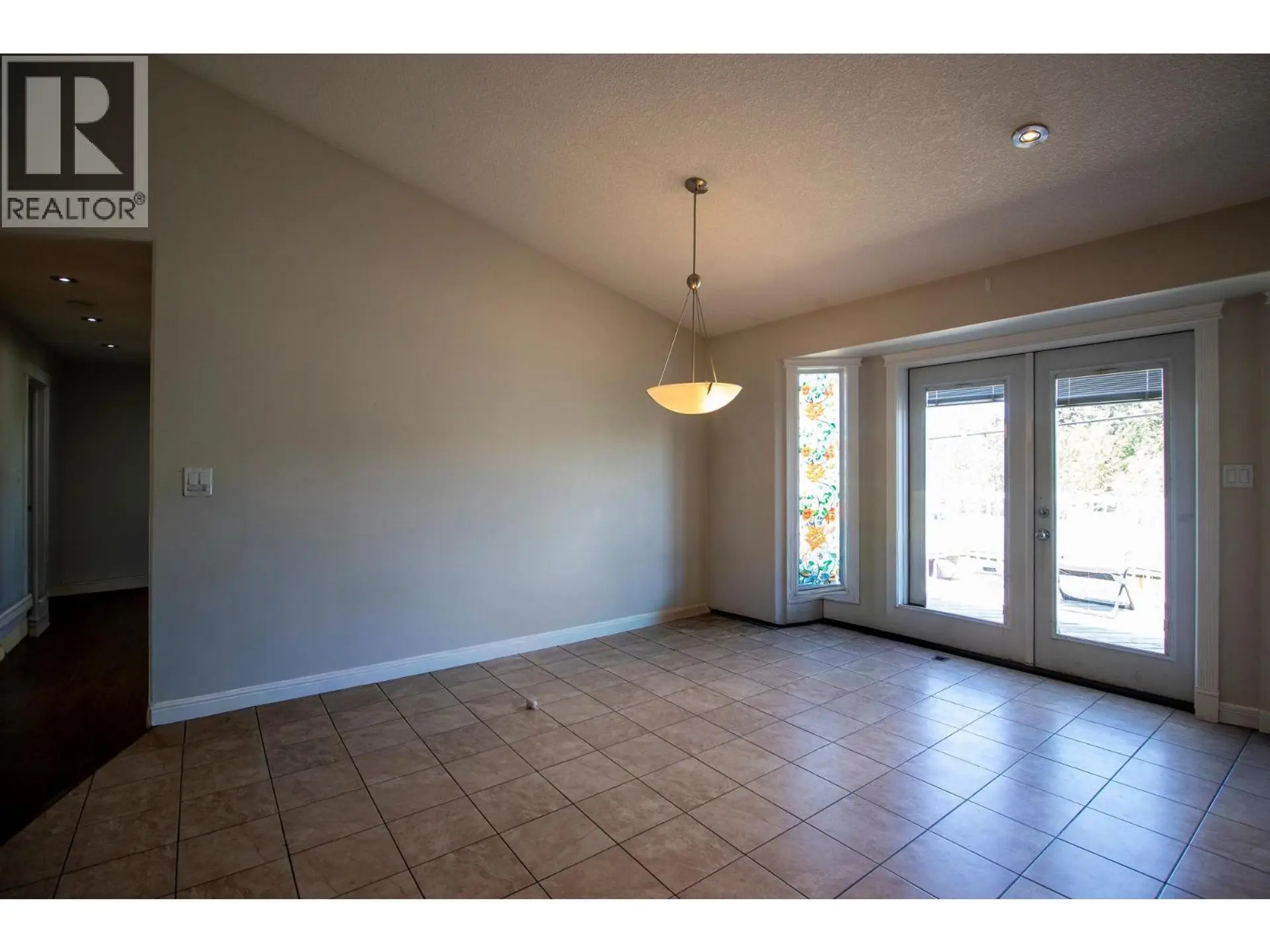 9704 118 AVENUE - Image 8