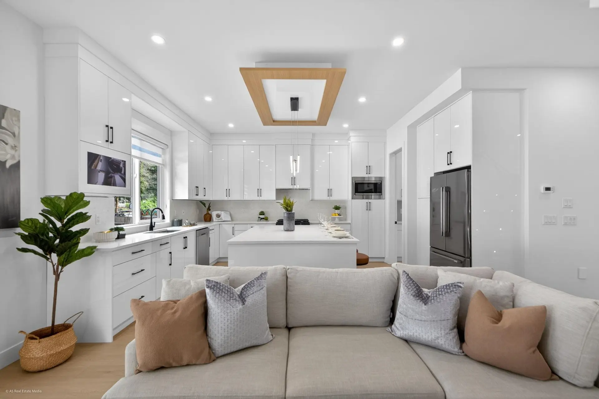 7083 115 Street - Image 4